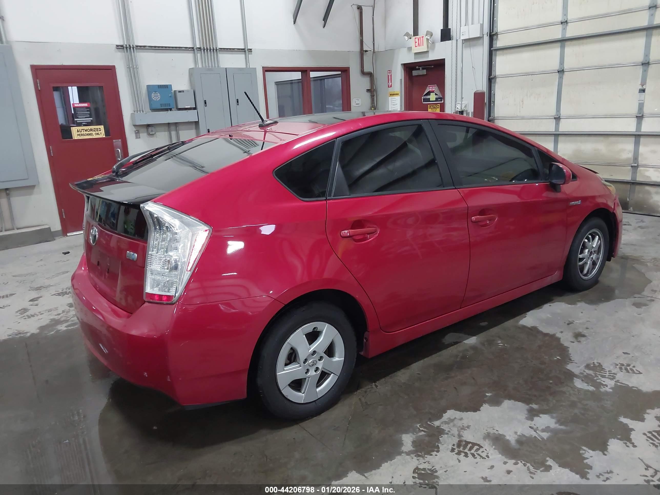 TOYOTA PRIUS image 4