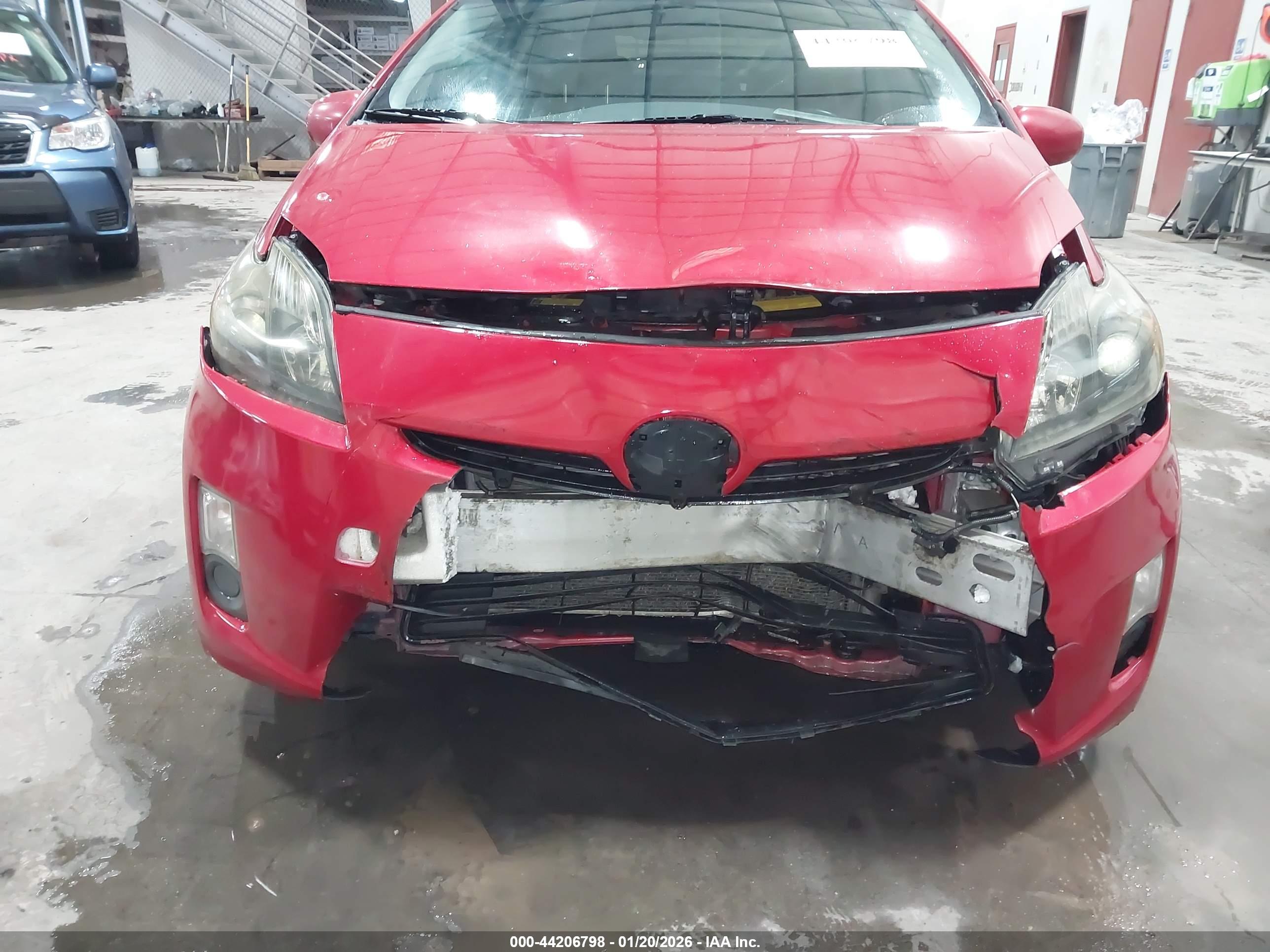 TOYOTA PRIUS image 6