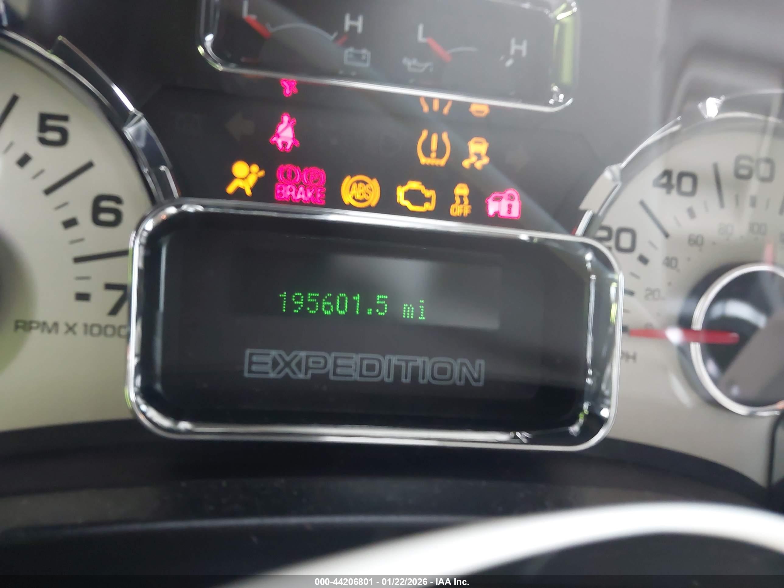 FORD EXPEDITION image 7