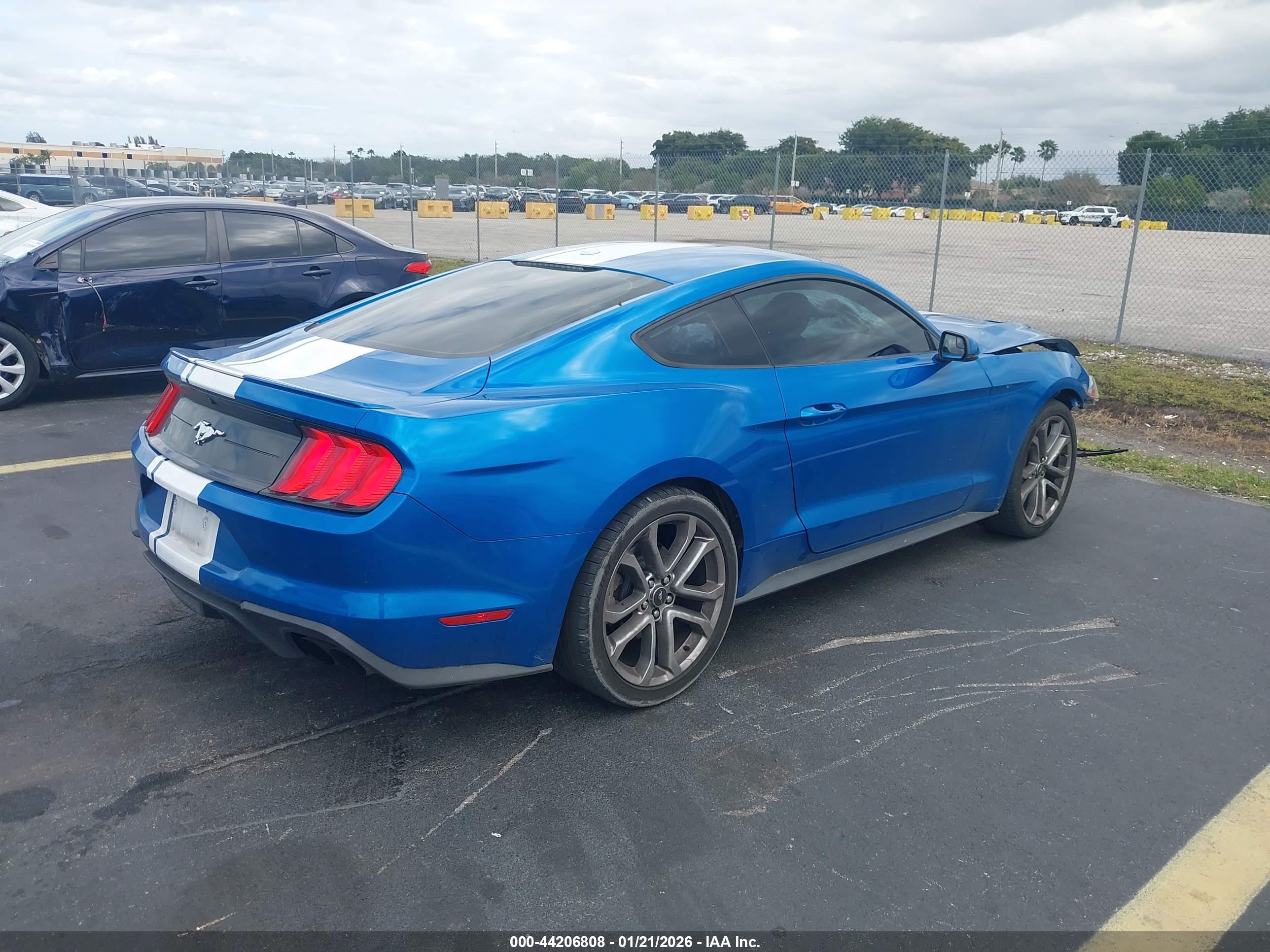 FORD MUSTANG image 4