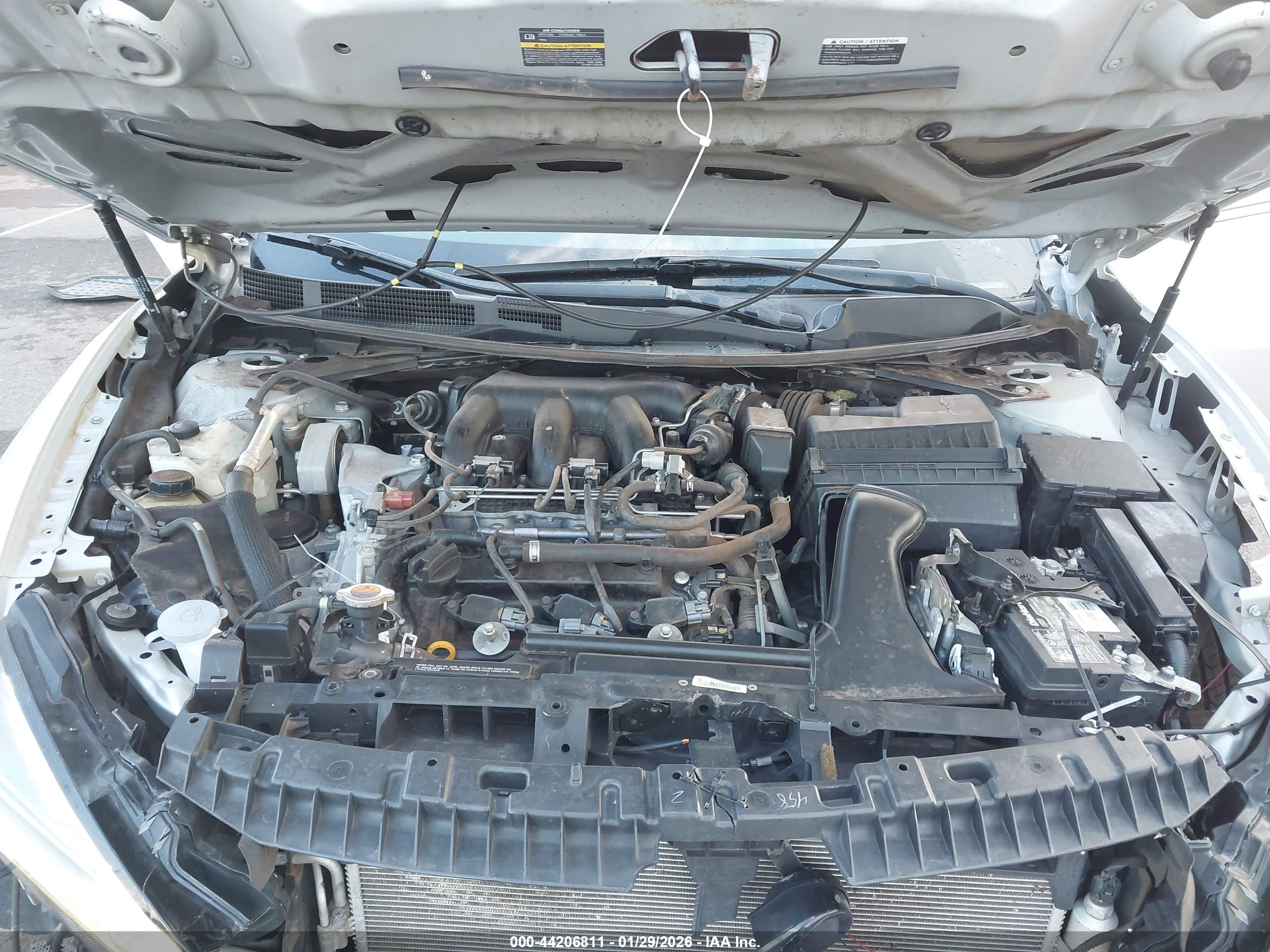 NISSAN MAXIMA image 10