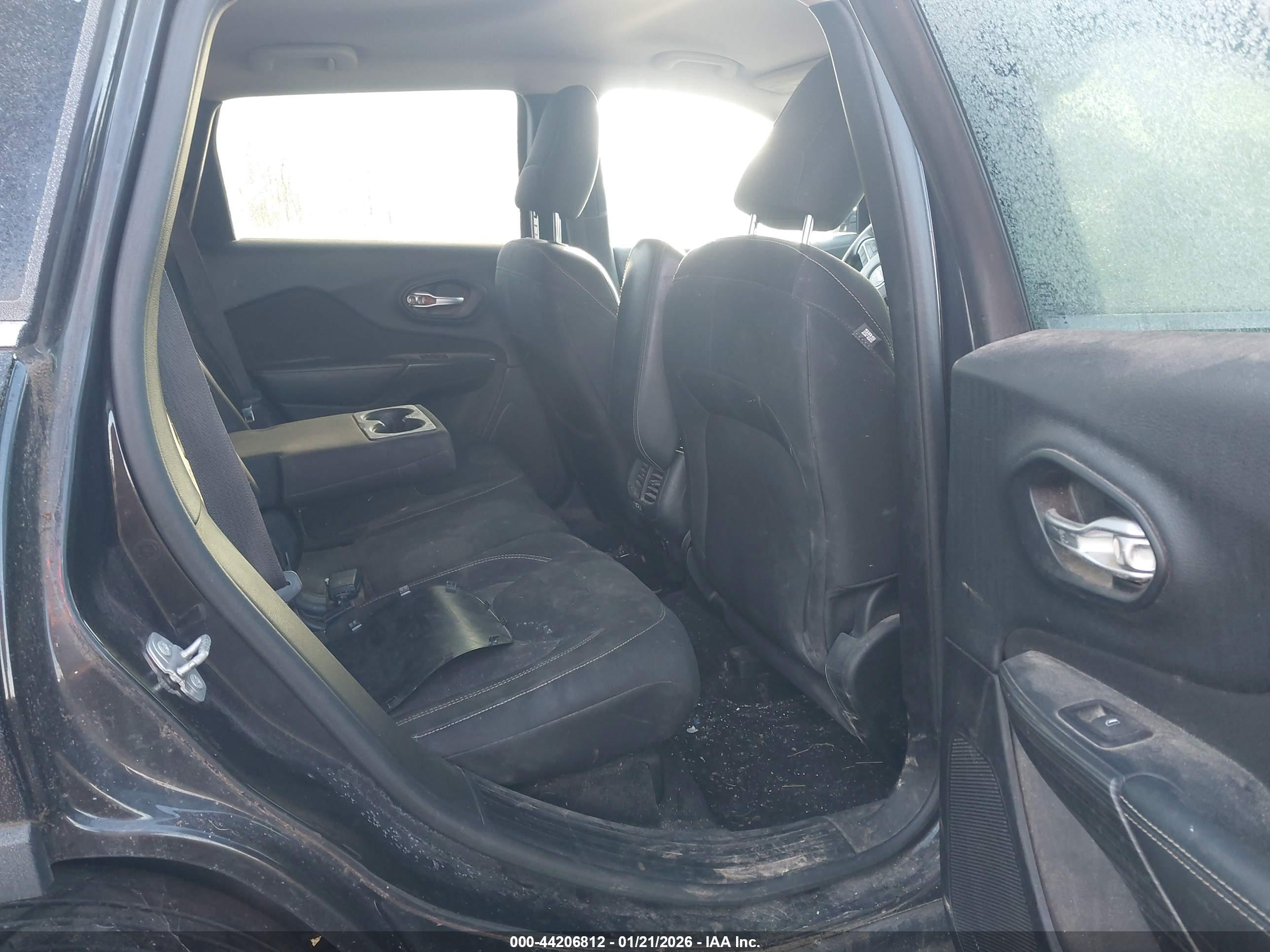 JEEP CHEROKEE image 8