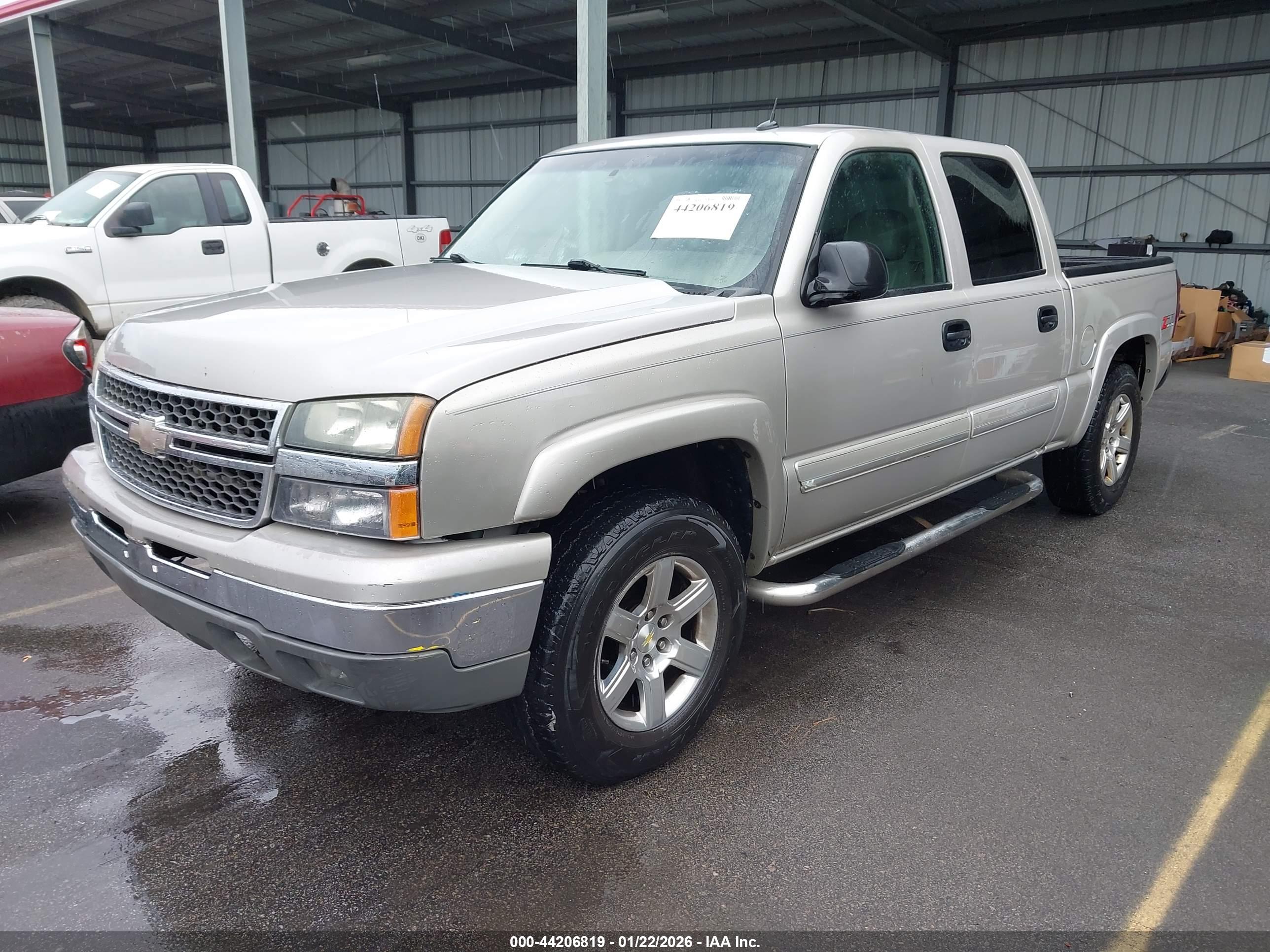 CHEVROLET SILVERADO image 2
