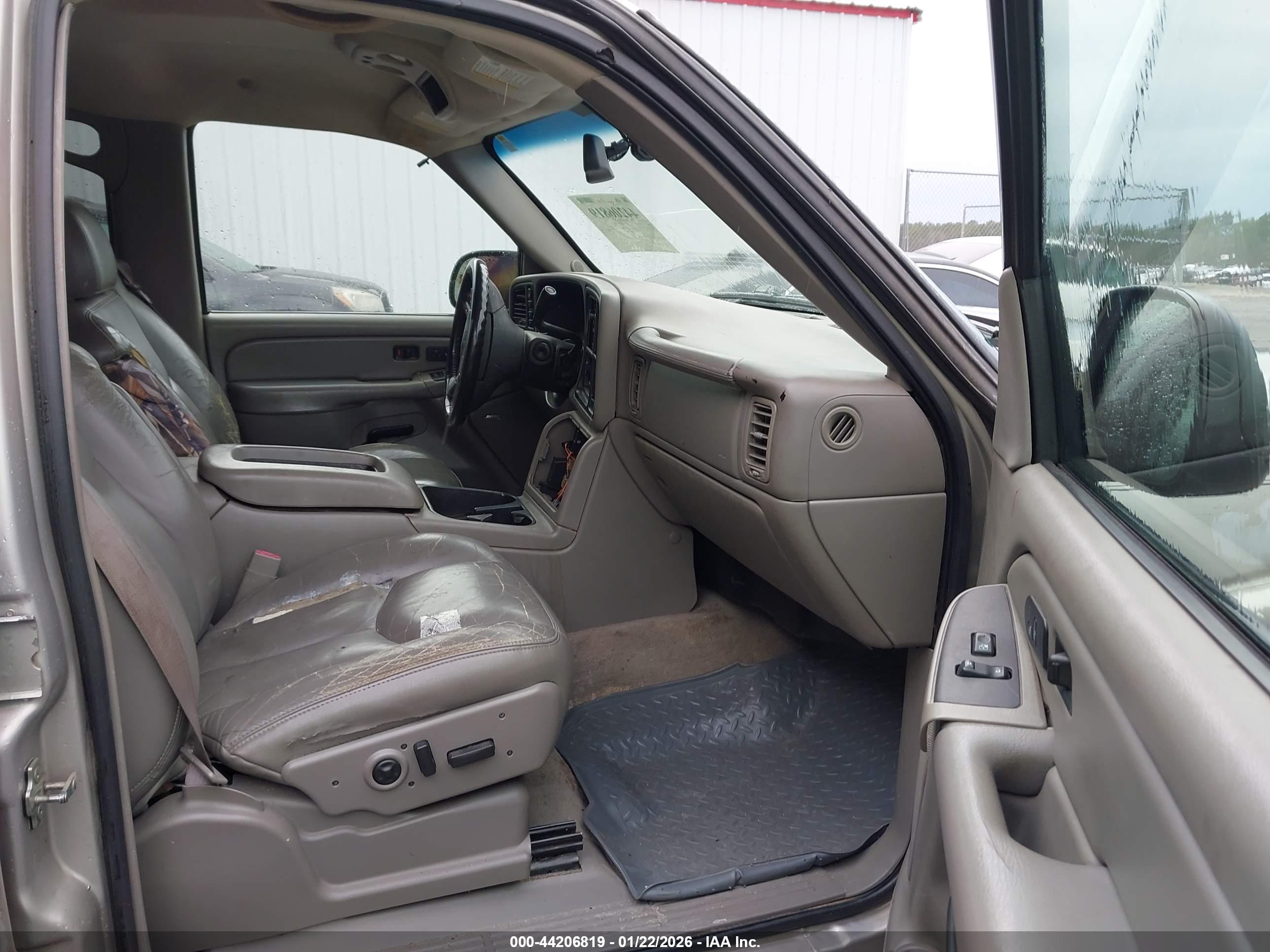CHEVROLET SILVERADO image 5
