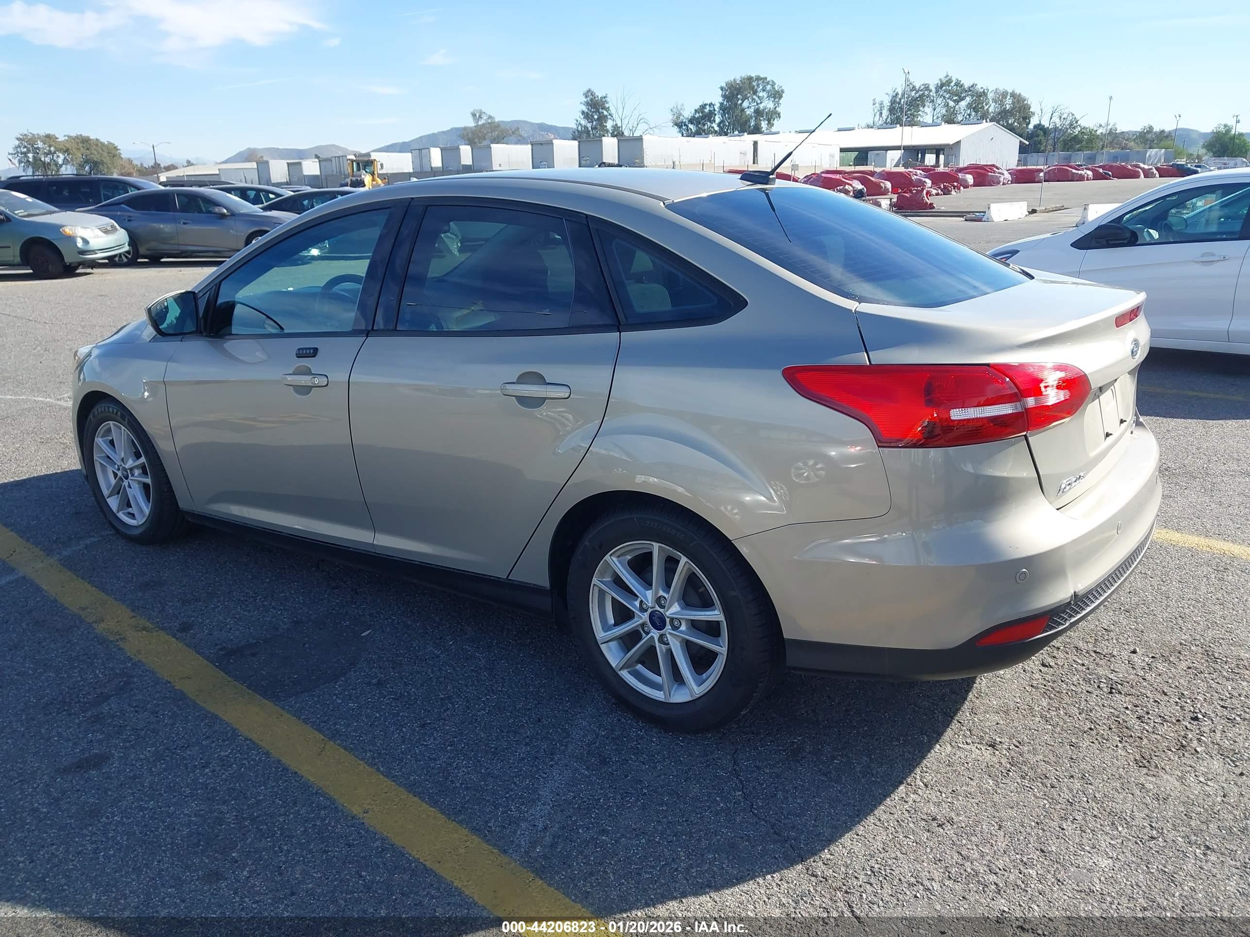 FORD FOCUS image 3