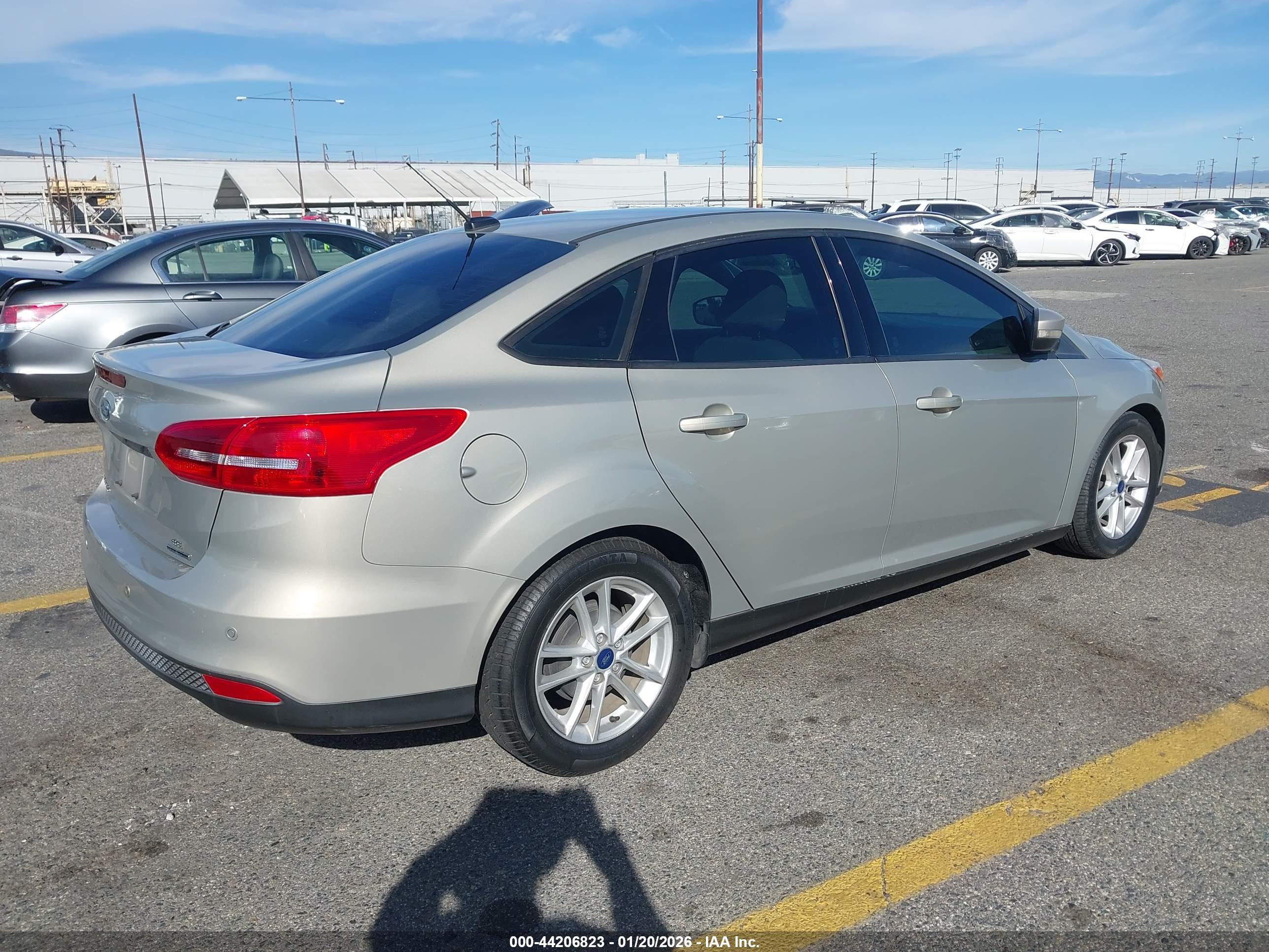 FORD FOCUS image 4