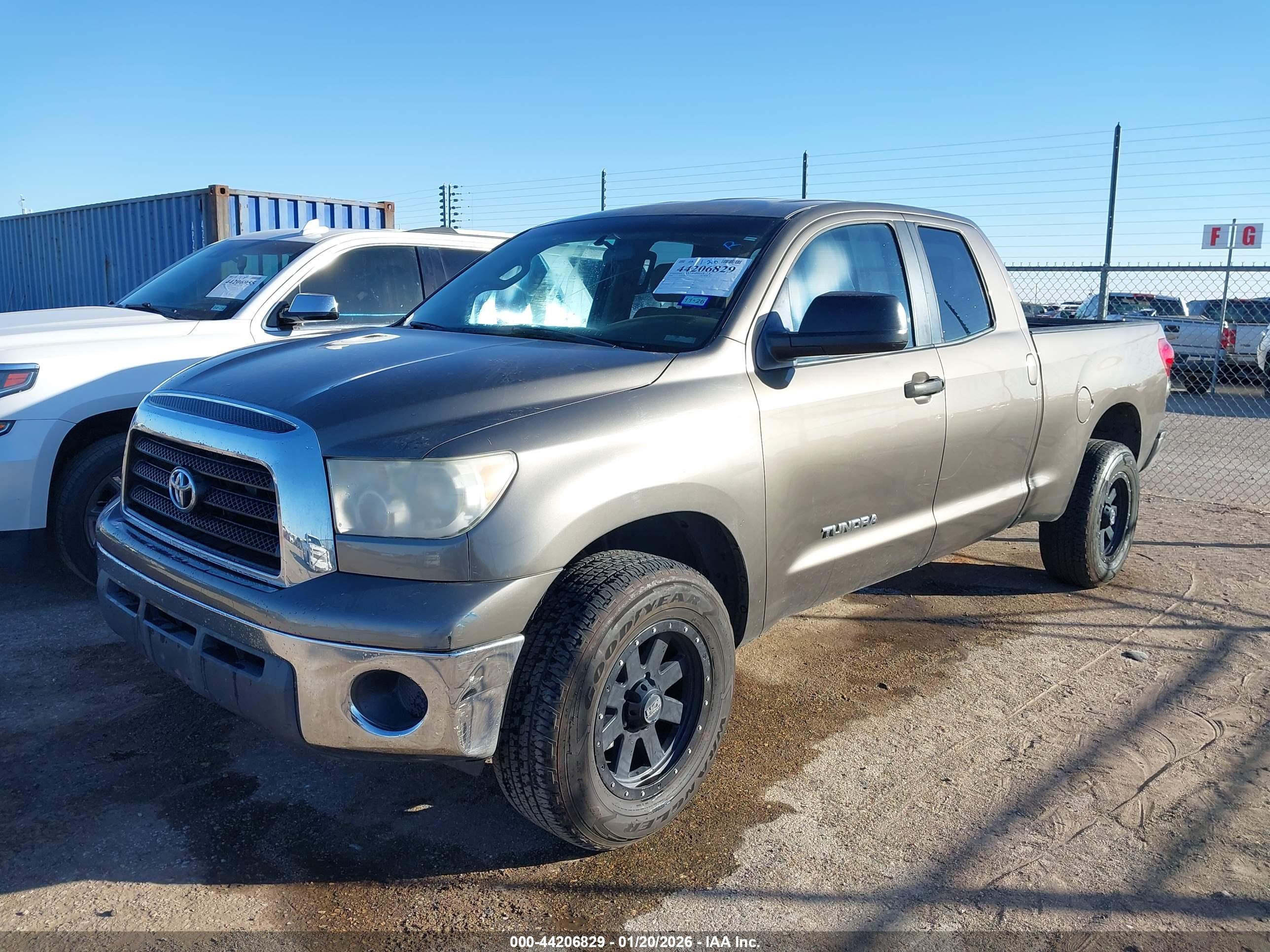 TOYOTA TUNDRA image 2