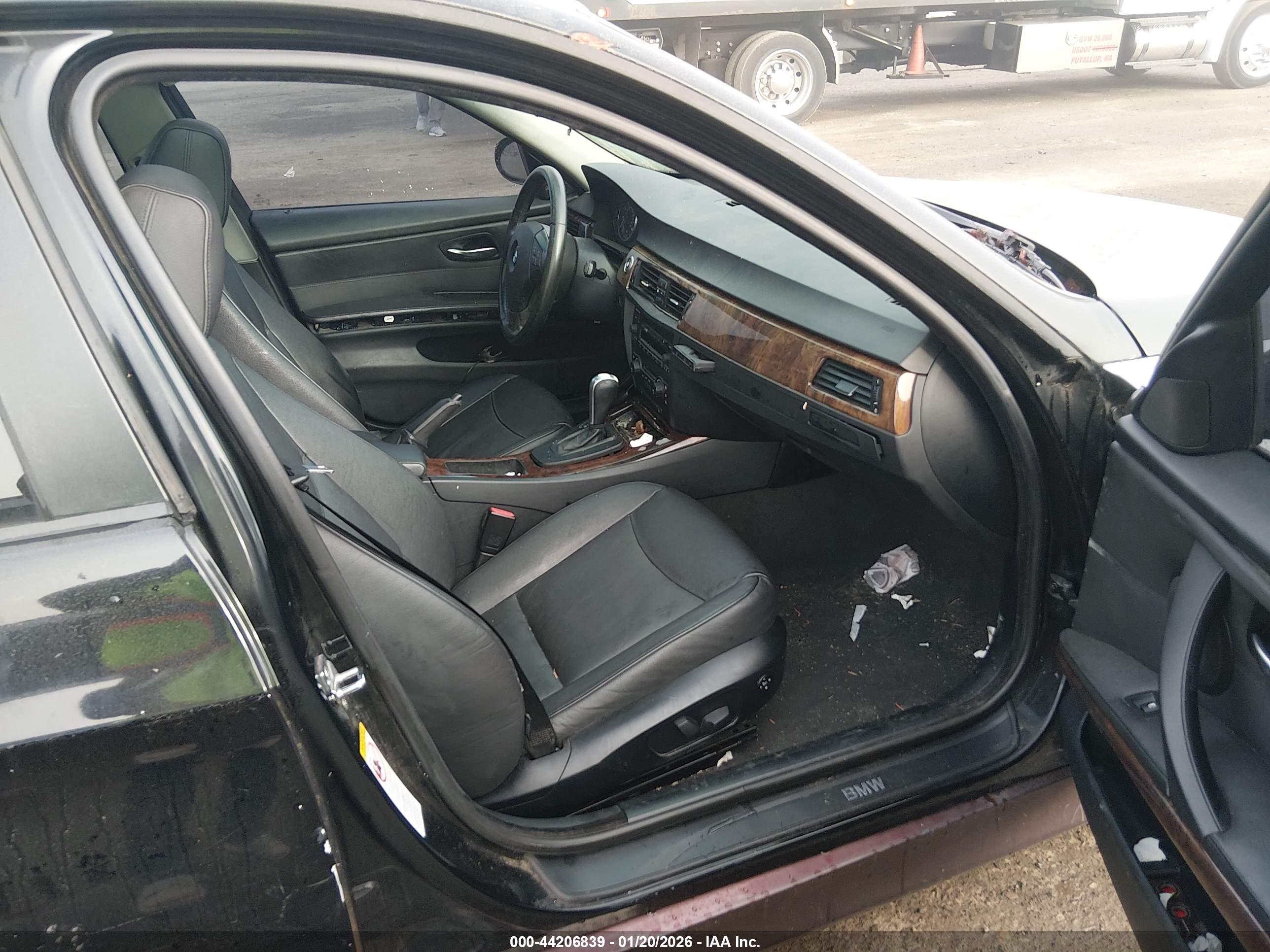 BMW 328I image 5