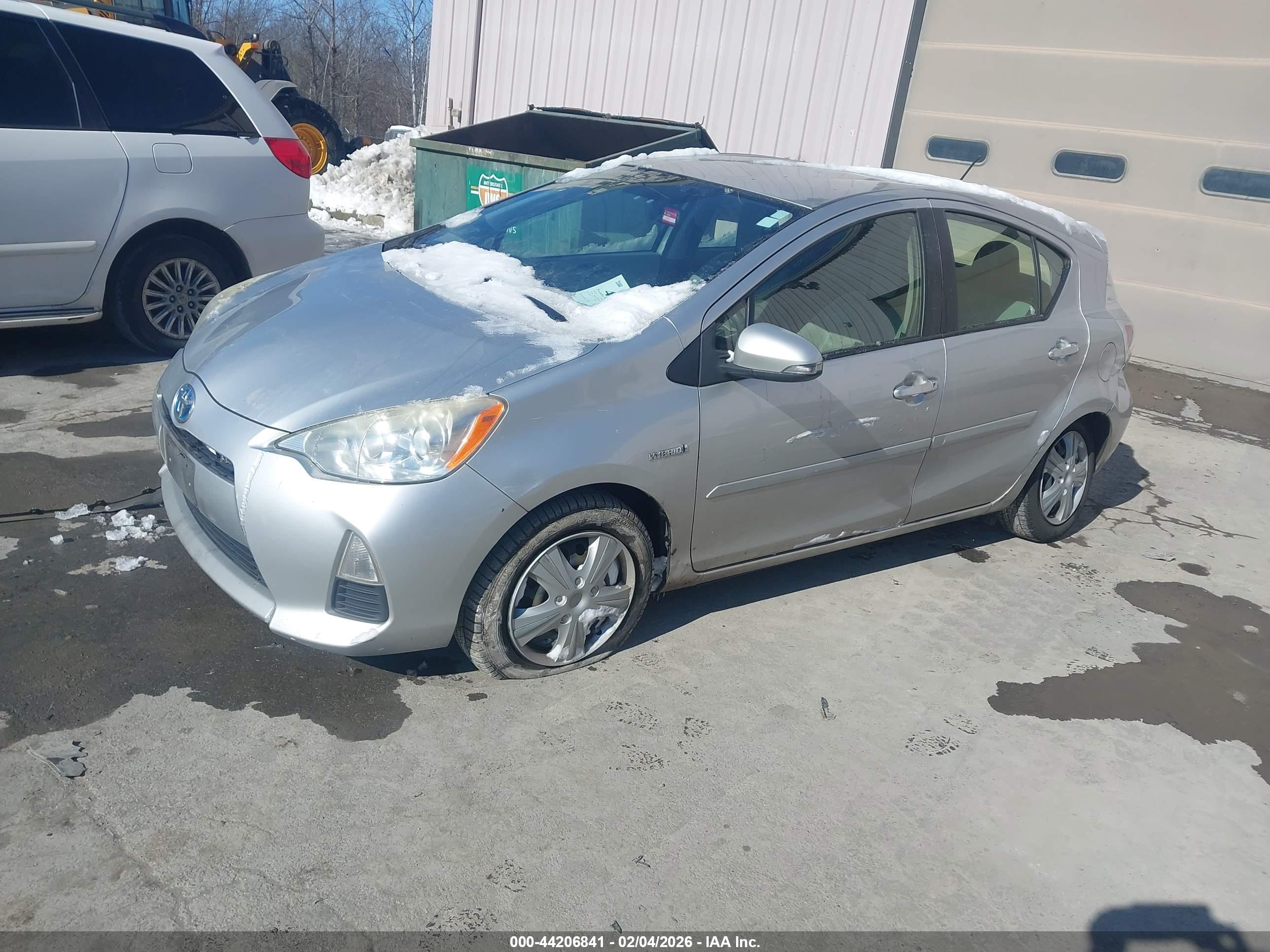 TOYOTA PRIUS image 2
