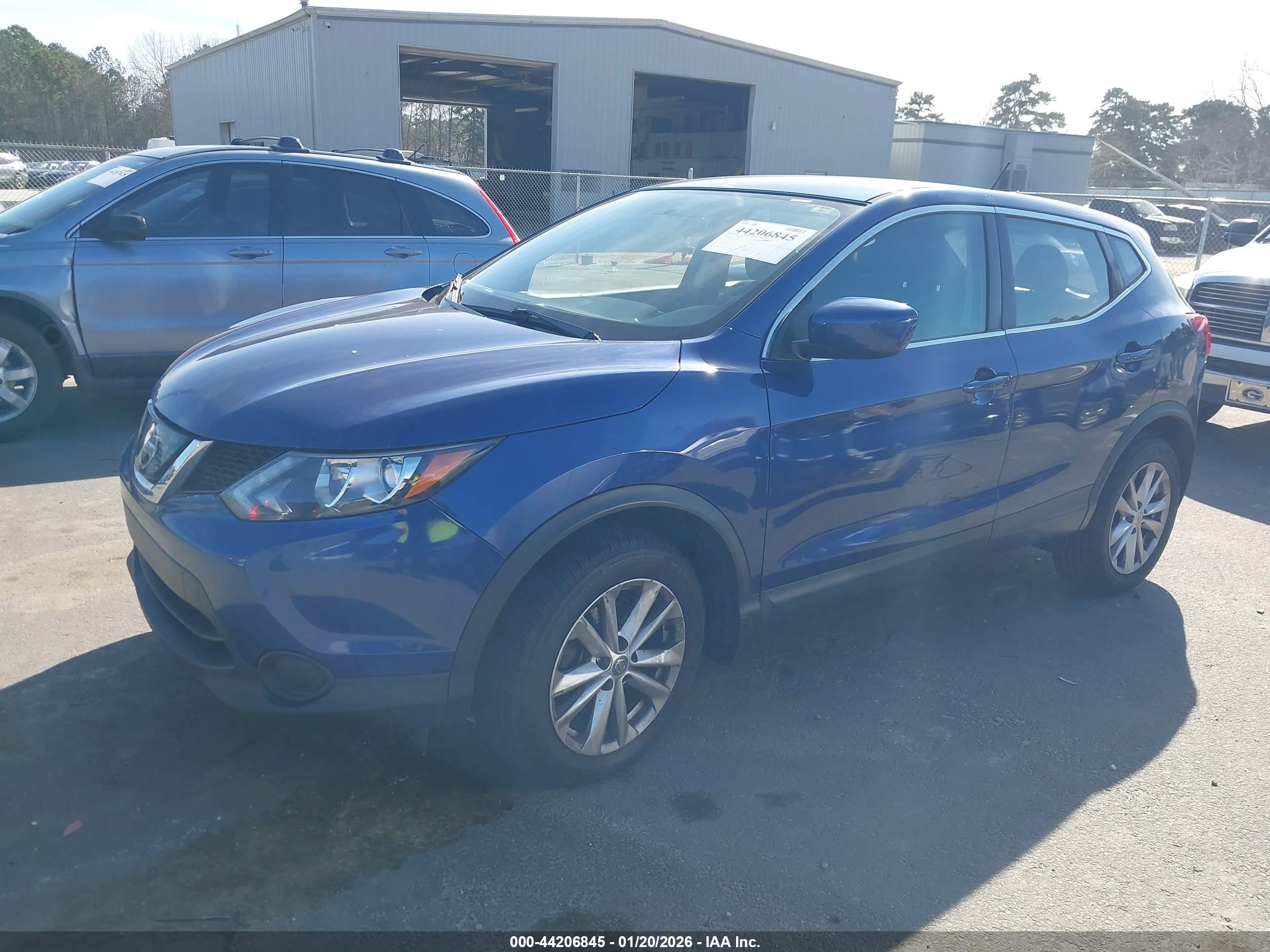 NISSAN ROGUE image 2