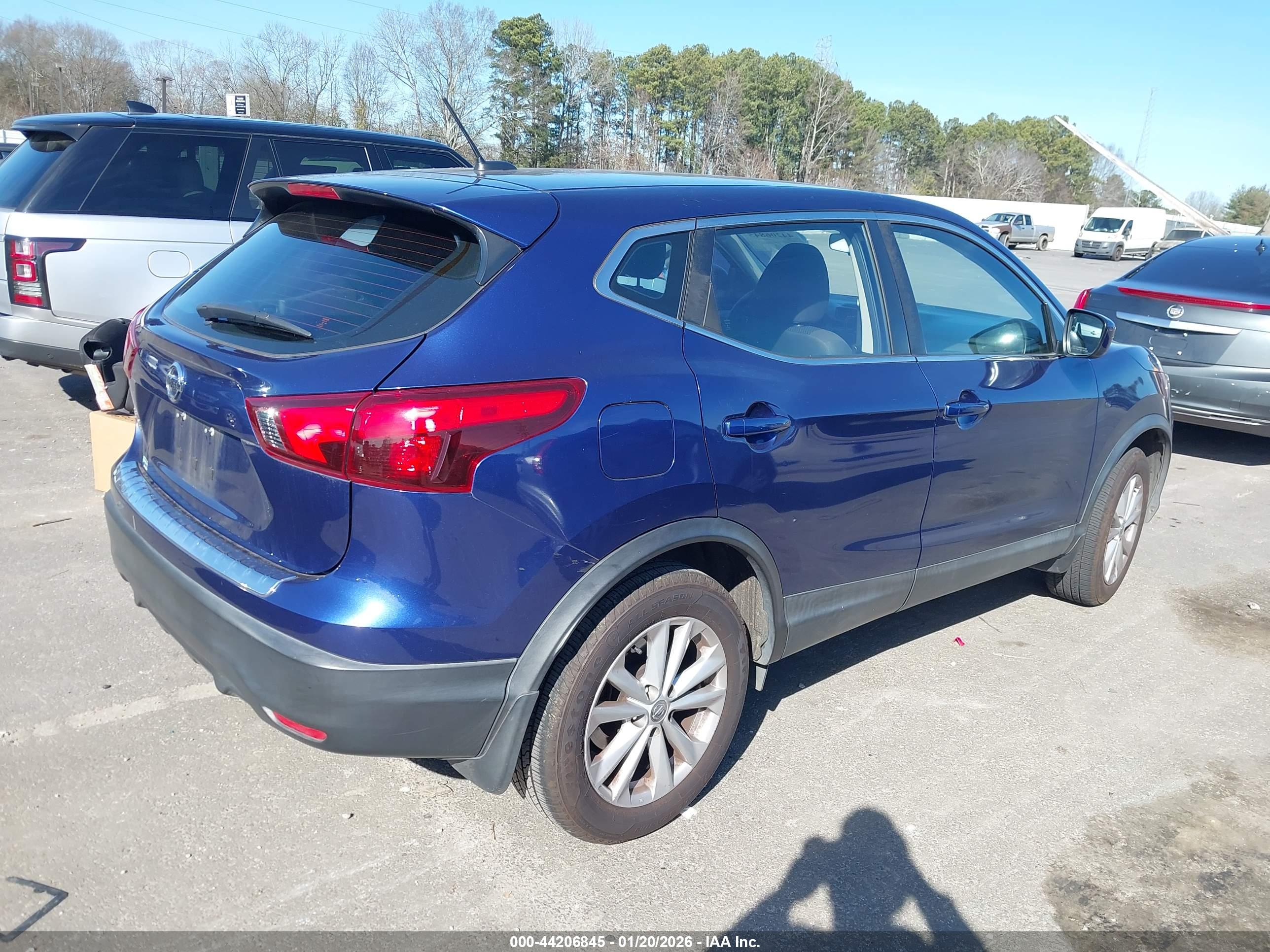 NISSAN ROGUE image 4