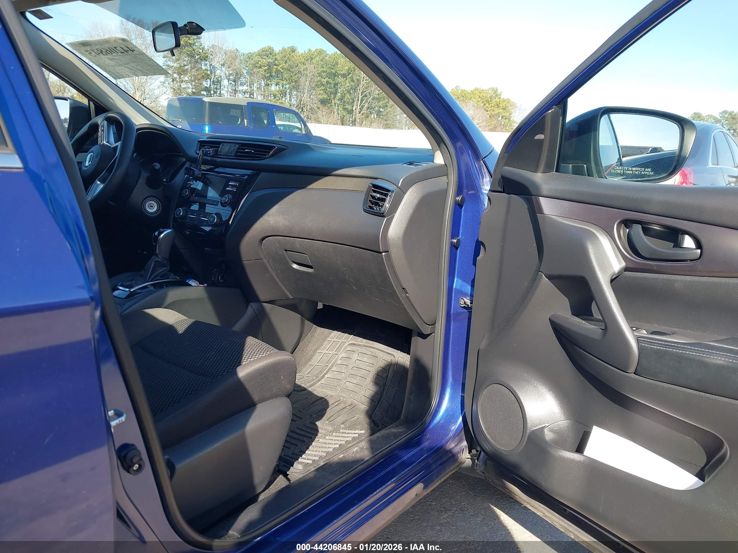 NISSAN ROGUE image 5