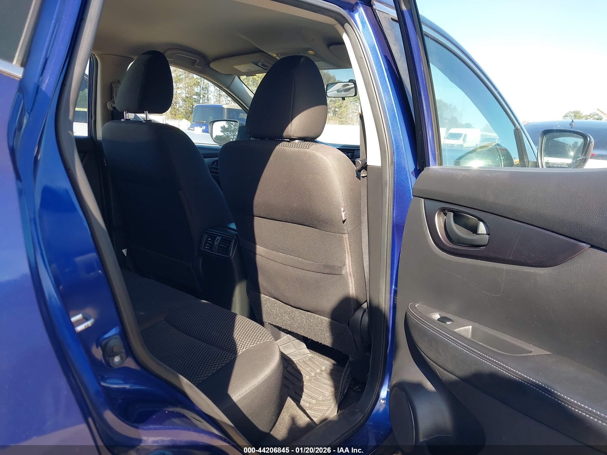 NISSAN ROGUE image 8