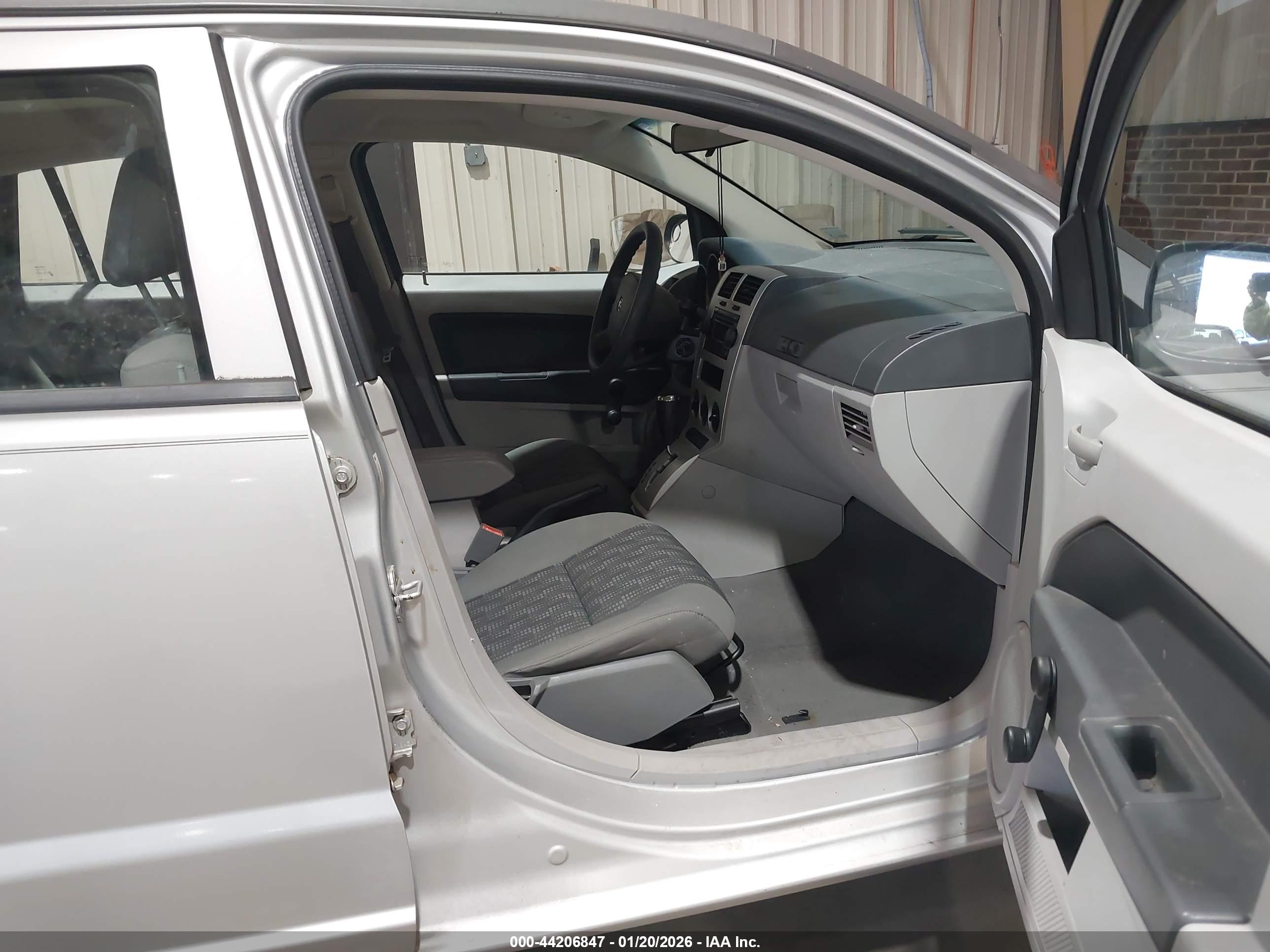 DODGE CALIBER image 5