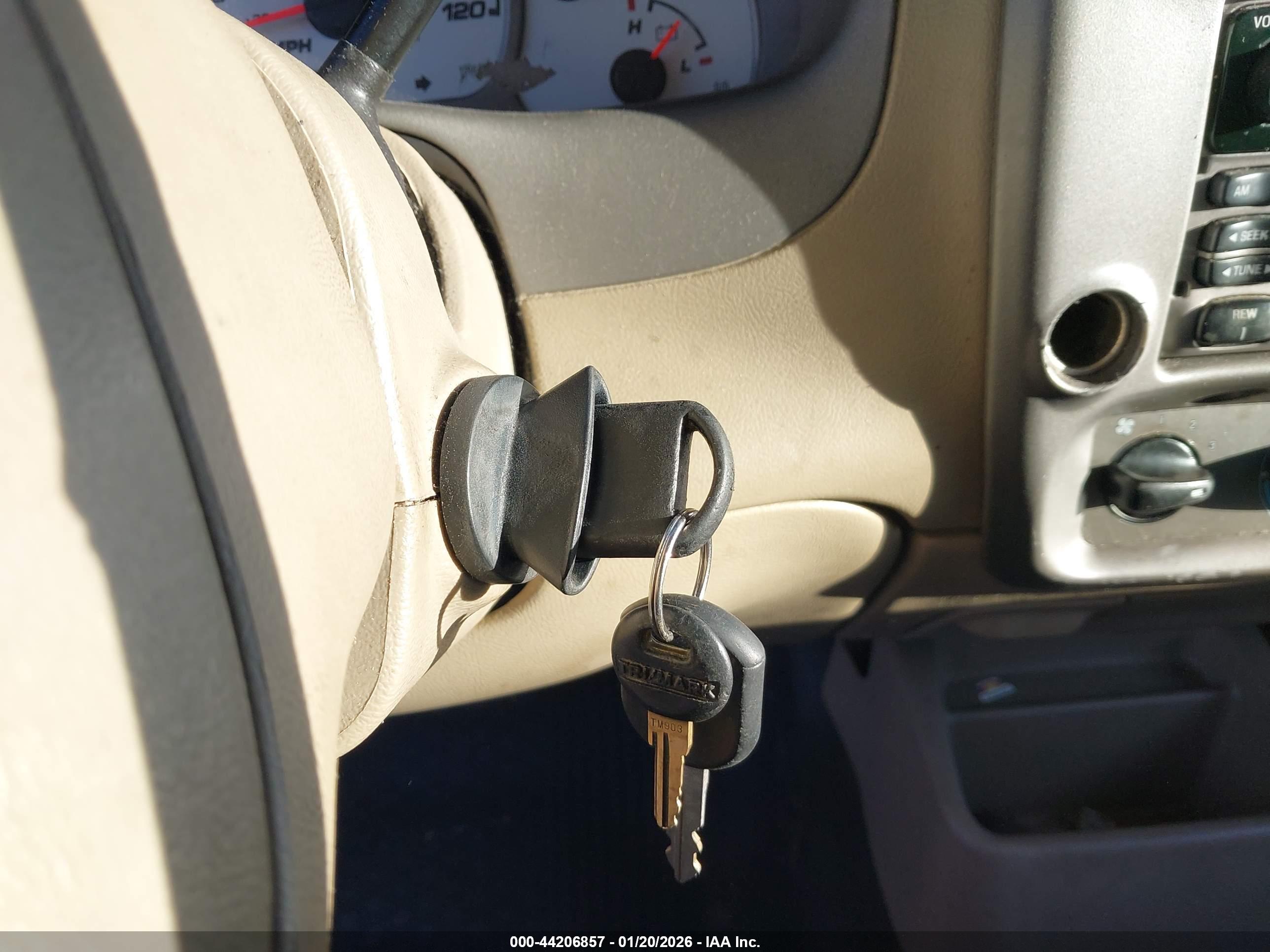 FORD EXPLORER image 11