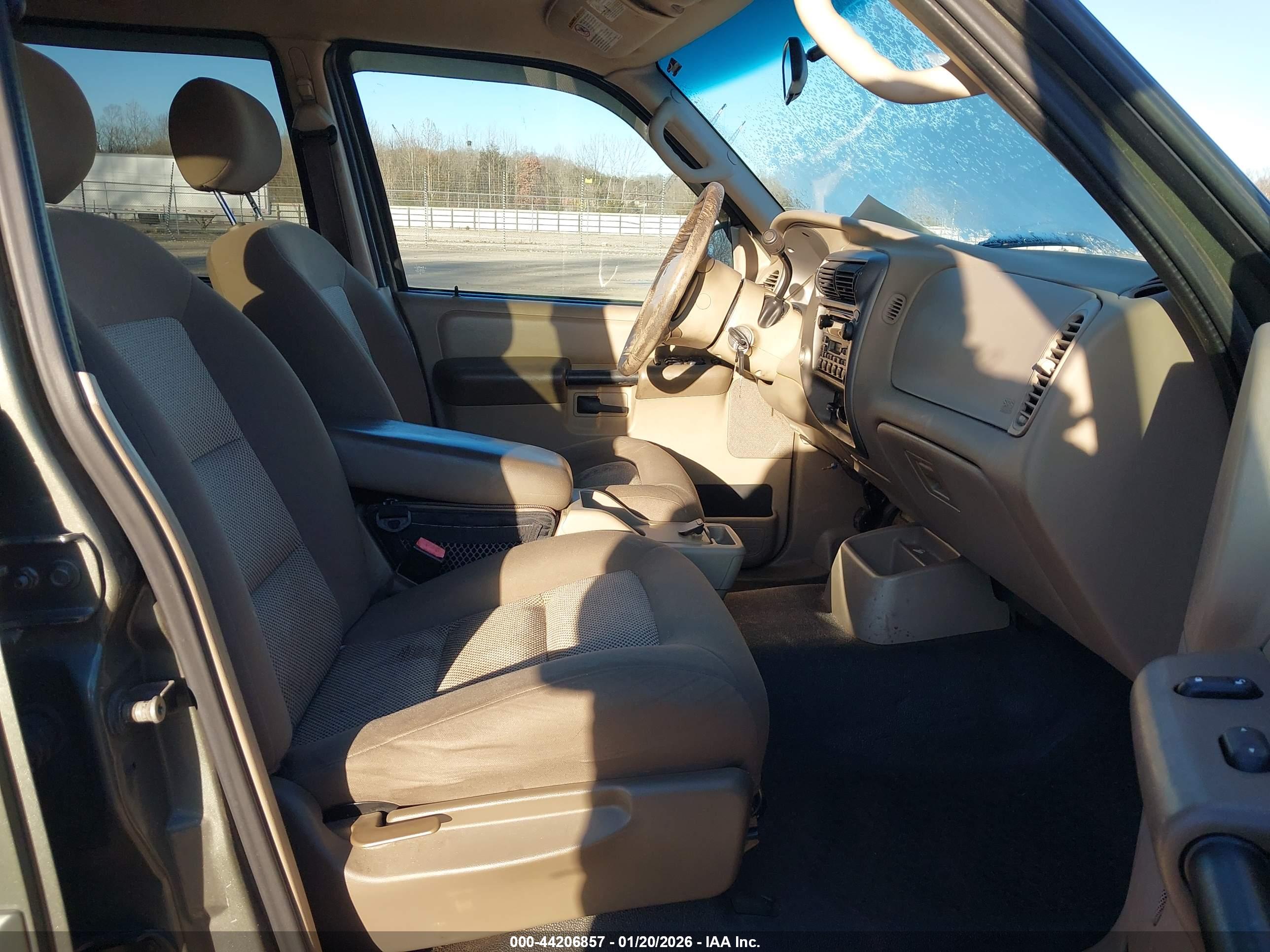 FORD EXPLORER image 5