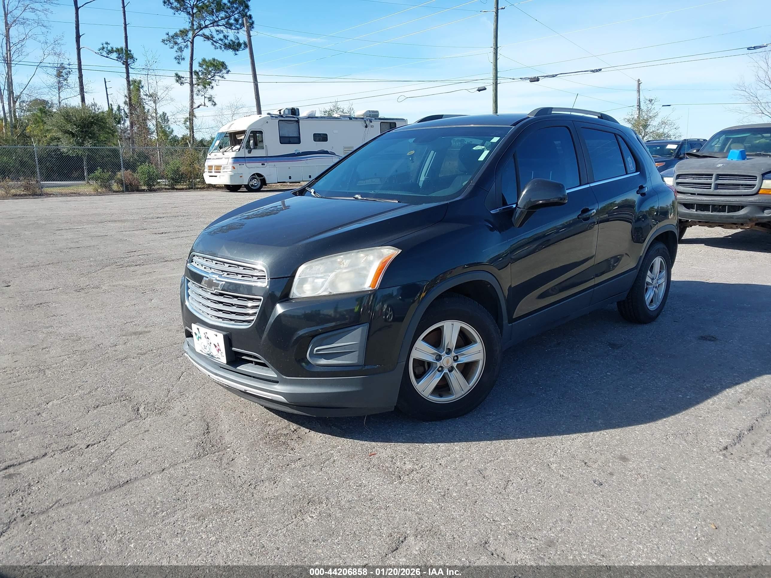 CHEVROLET TRAX image 2