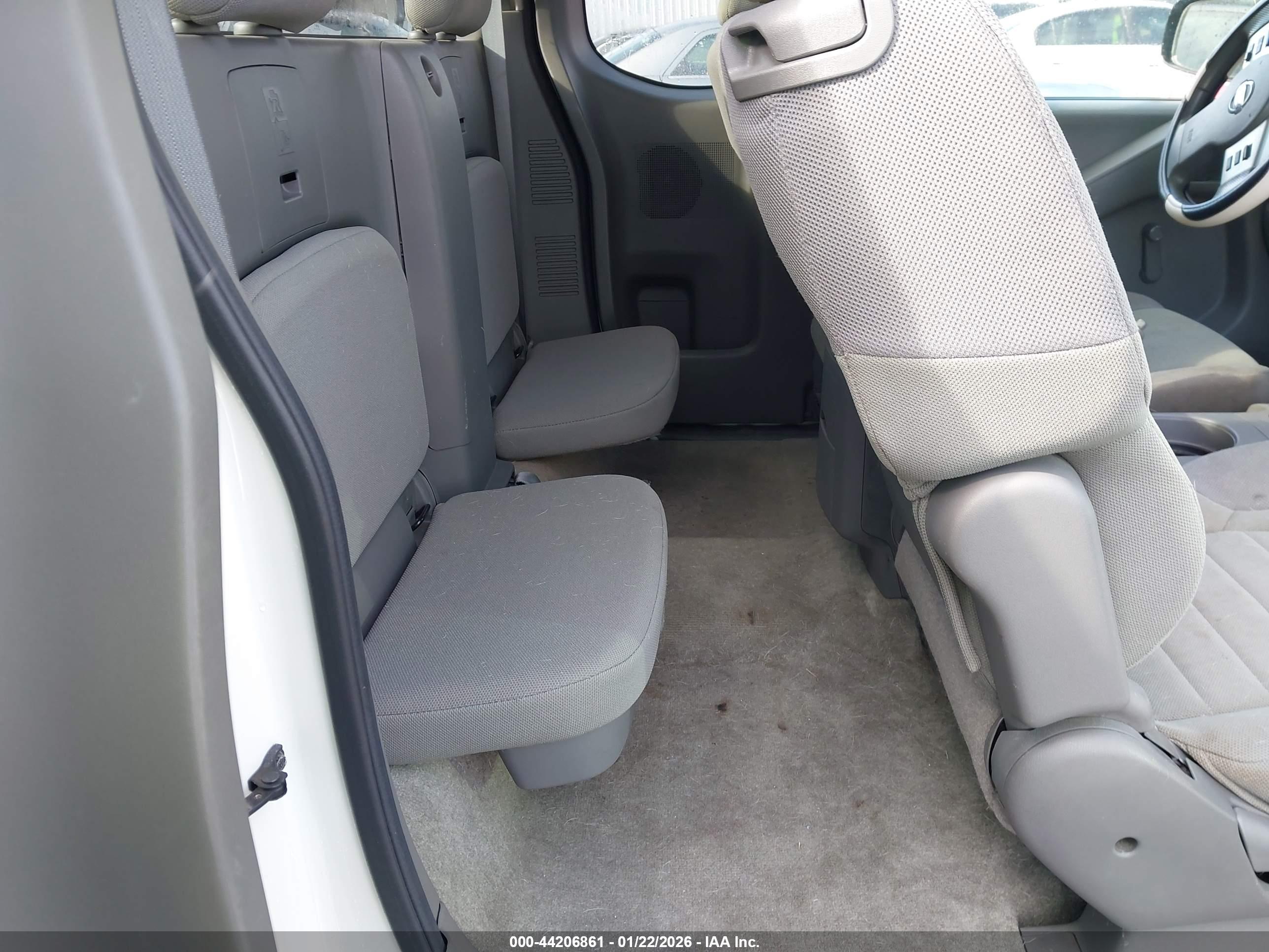 NISSAN FRONTIER image 8