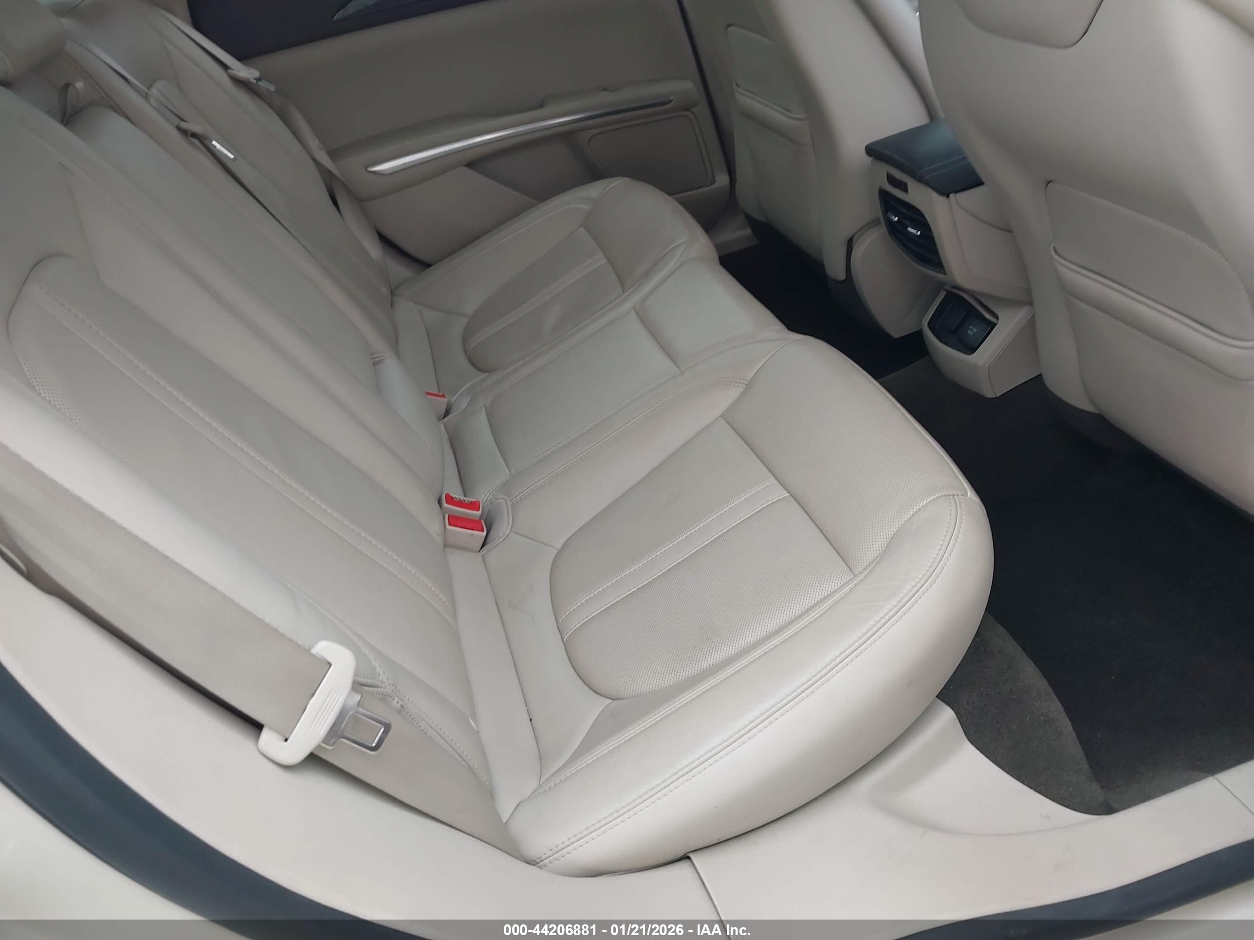 LINCOLN MKZ image 8
