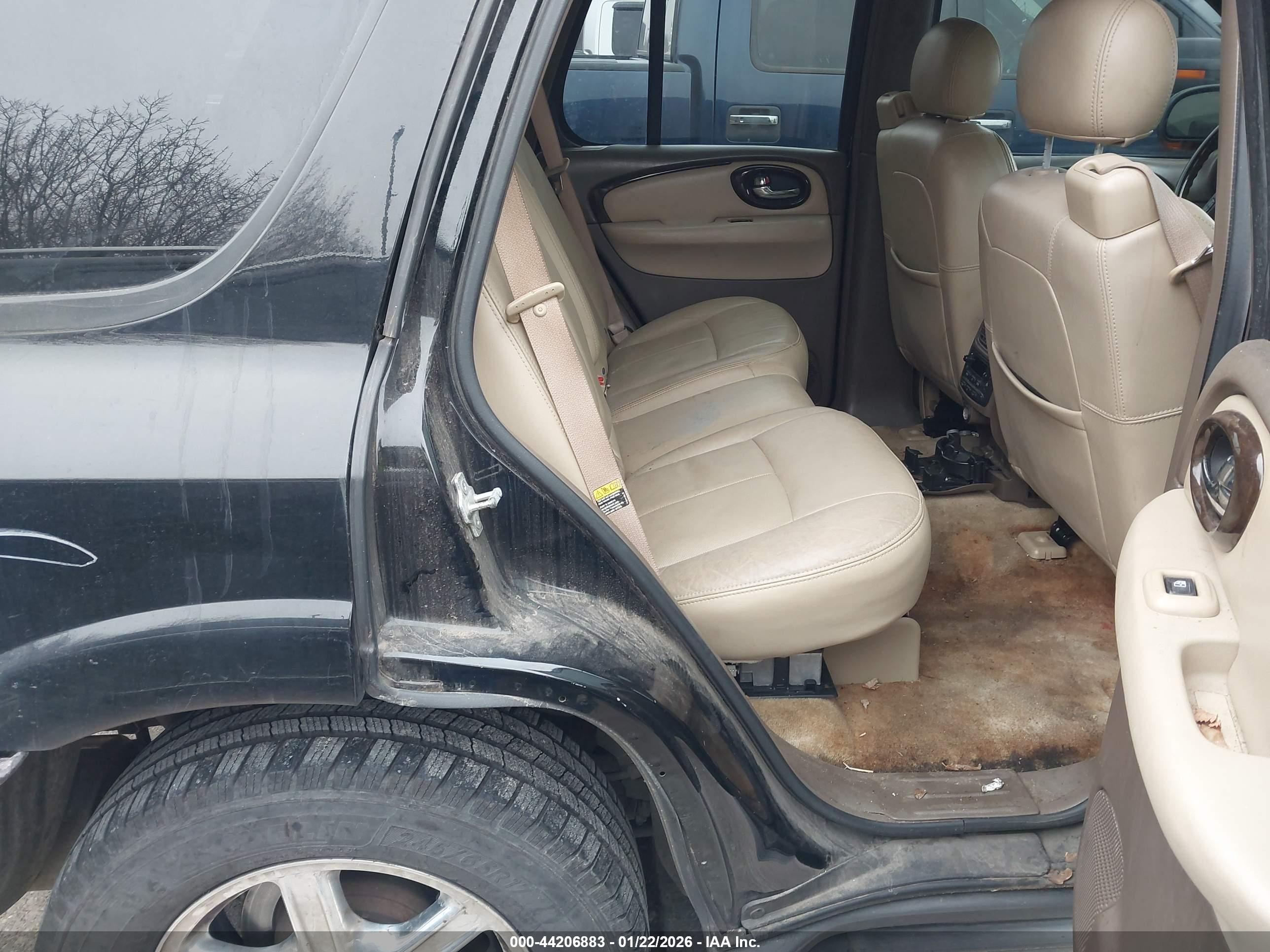 BUICK RAINIER image 8