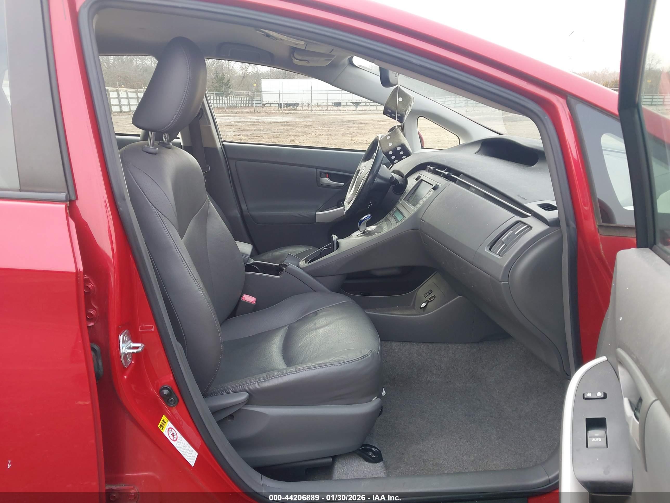 TOYOTA PRIUS image 5