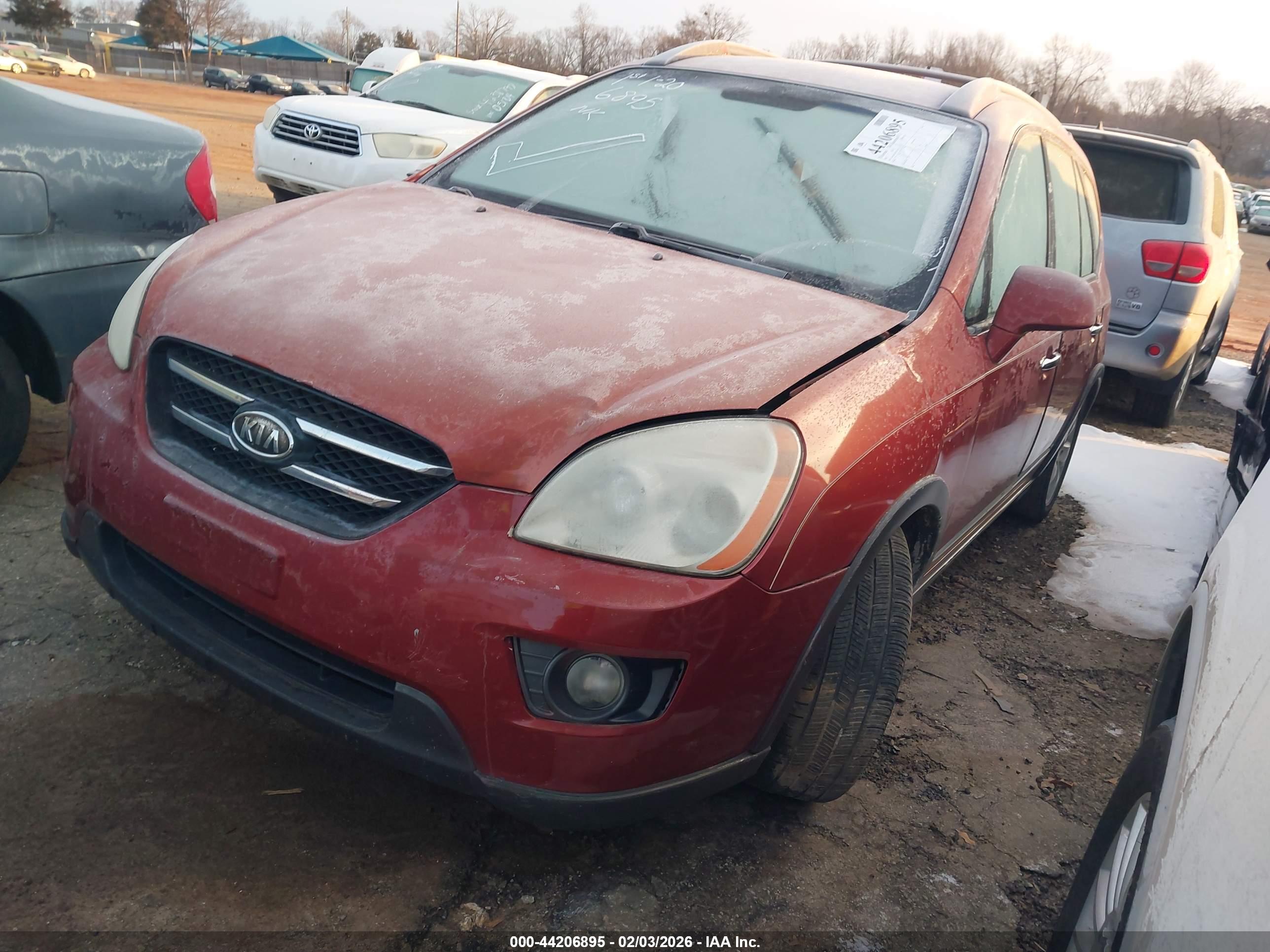 KIA RONDO image 2