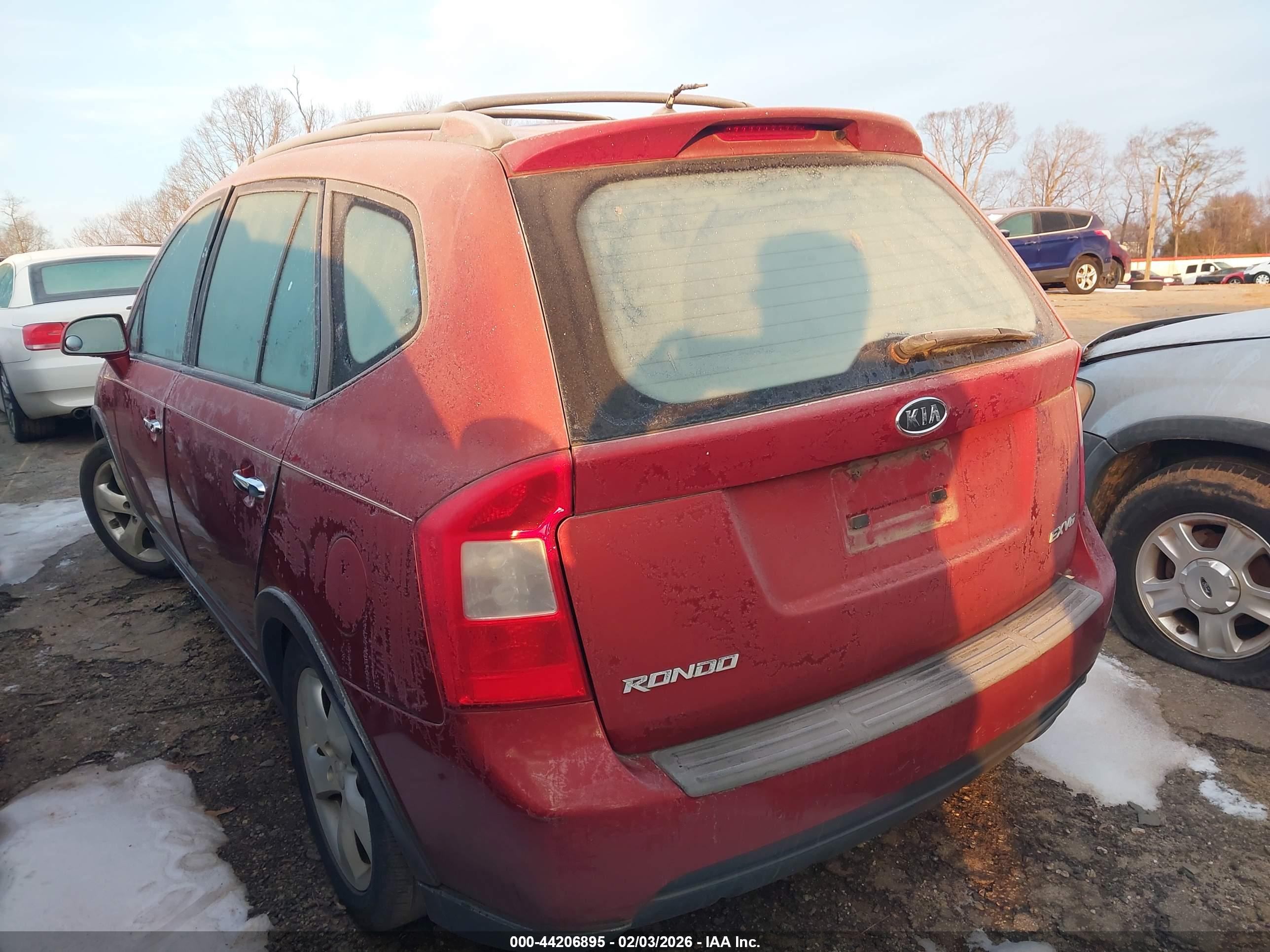 KIA RONDO image 3