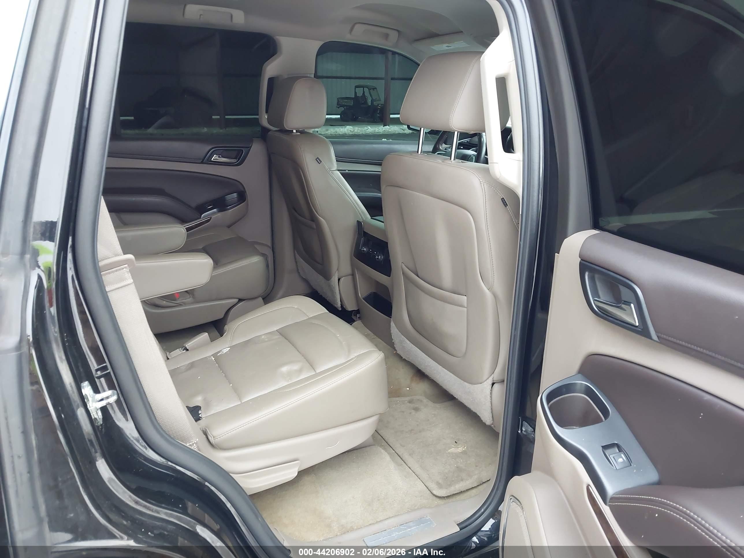 CHEVROLET TAHOE image 8