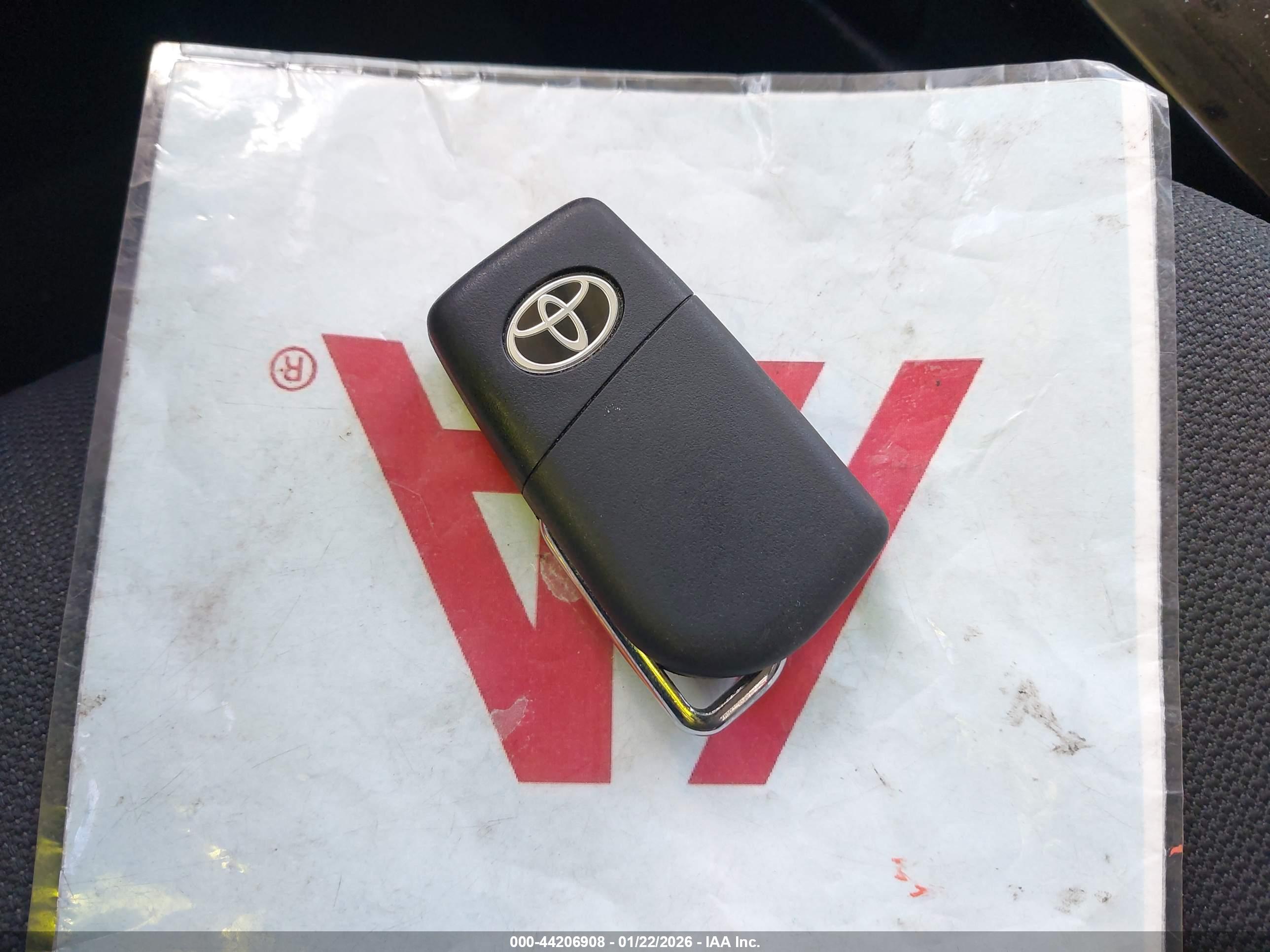 TOYOTA COROLLA image 11