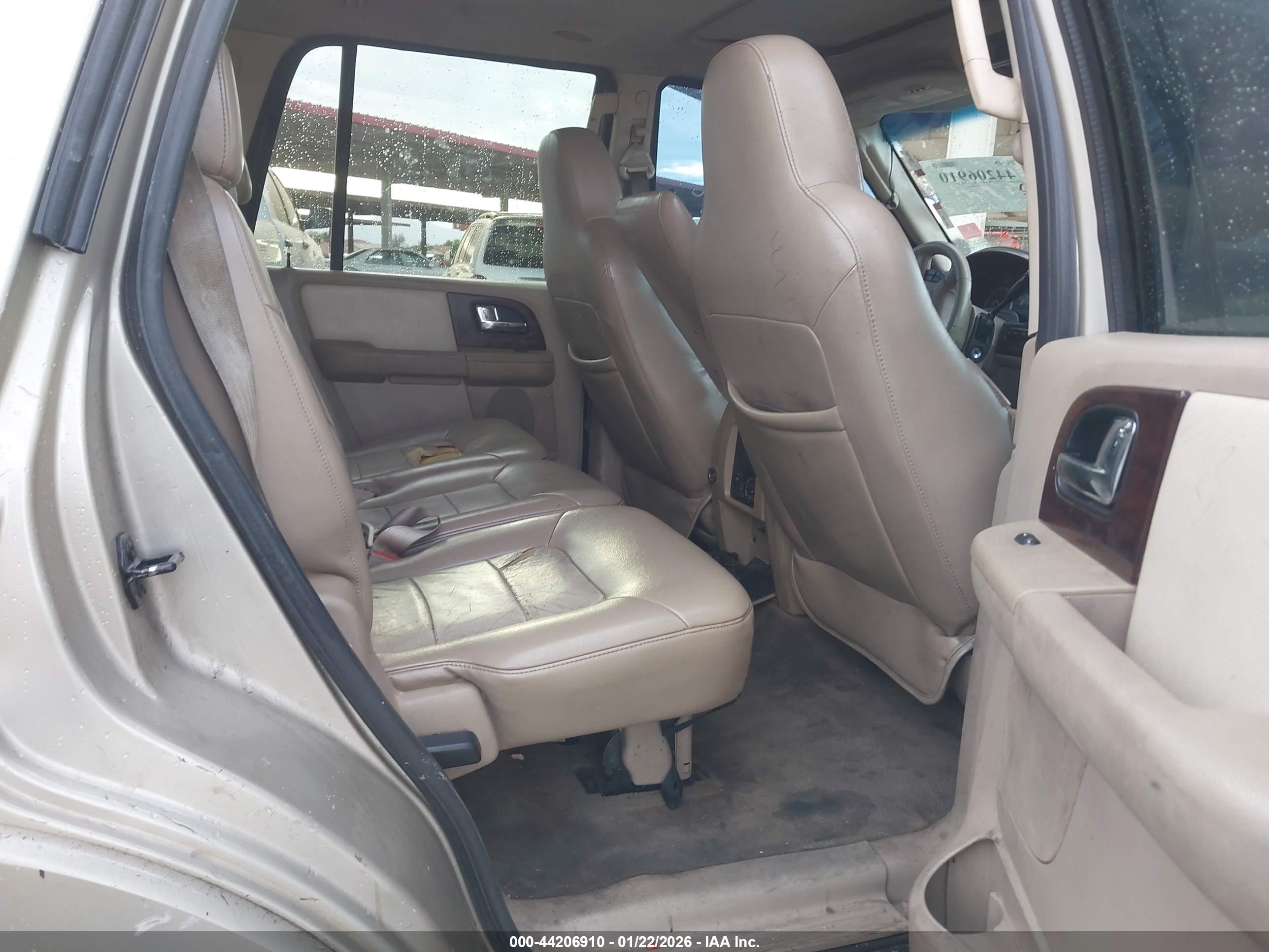 FORD EXPEDITION image 8
