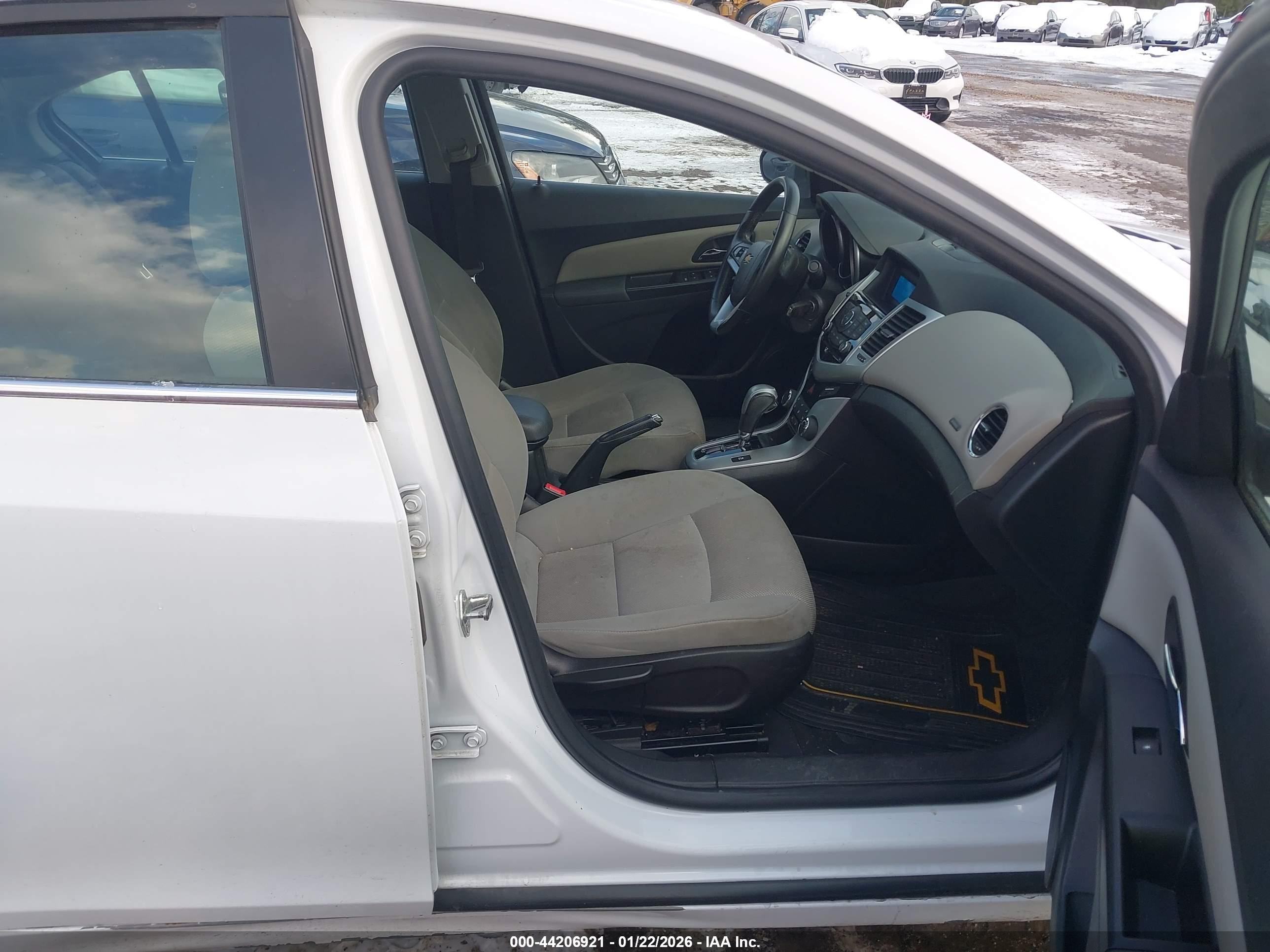 CHEVROLET CRUZE image 5