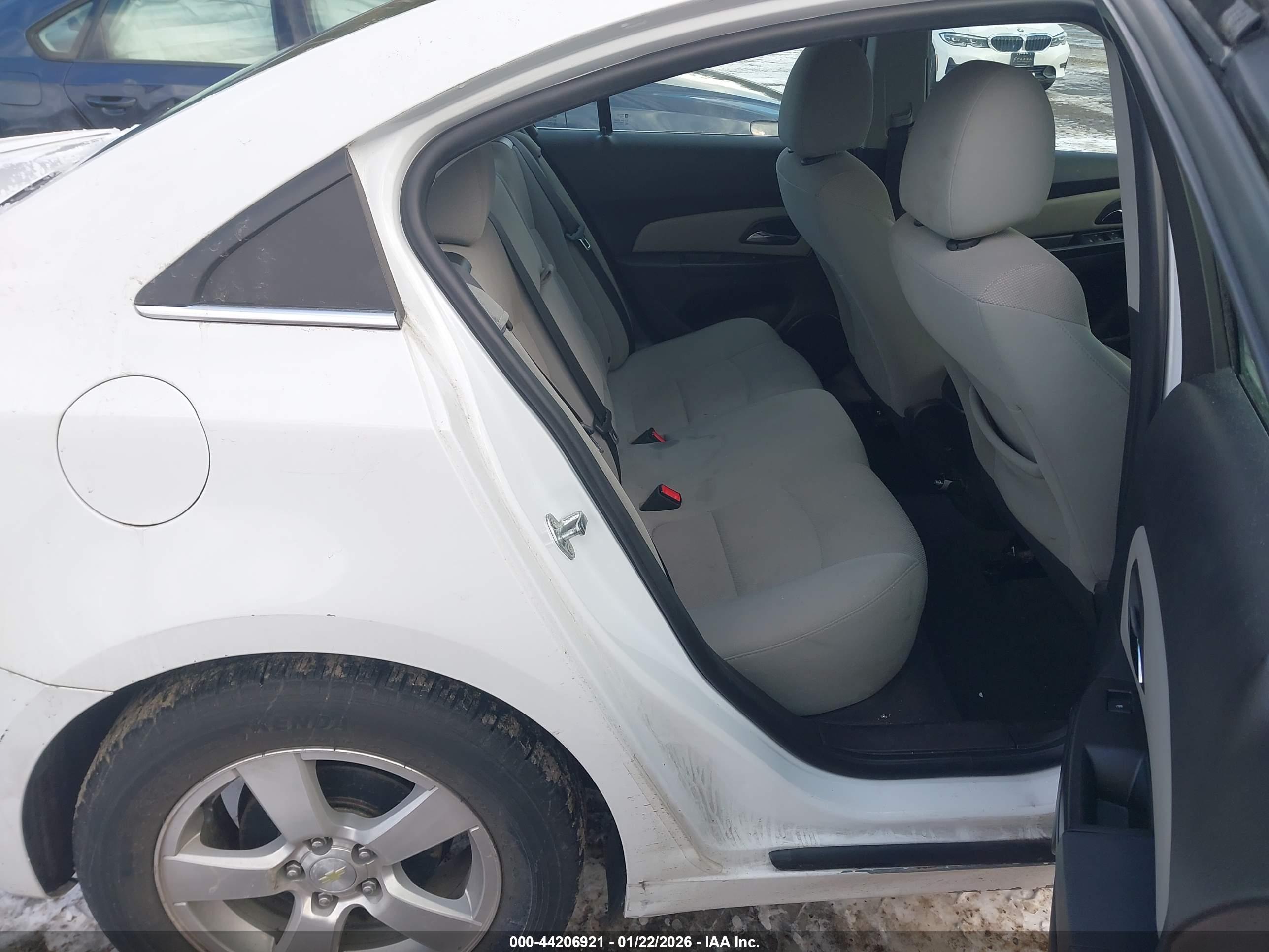 CHEVROLET CRUZE image 8