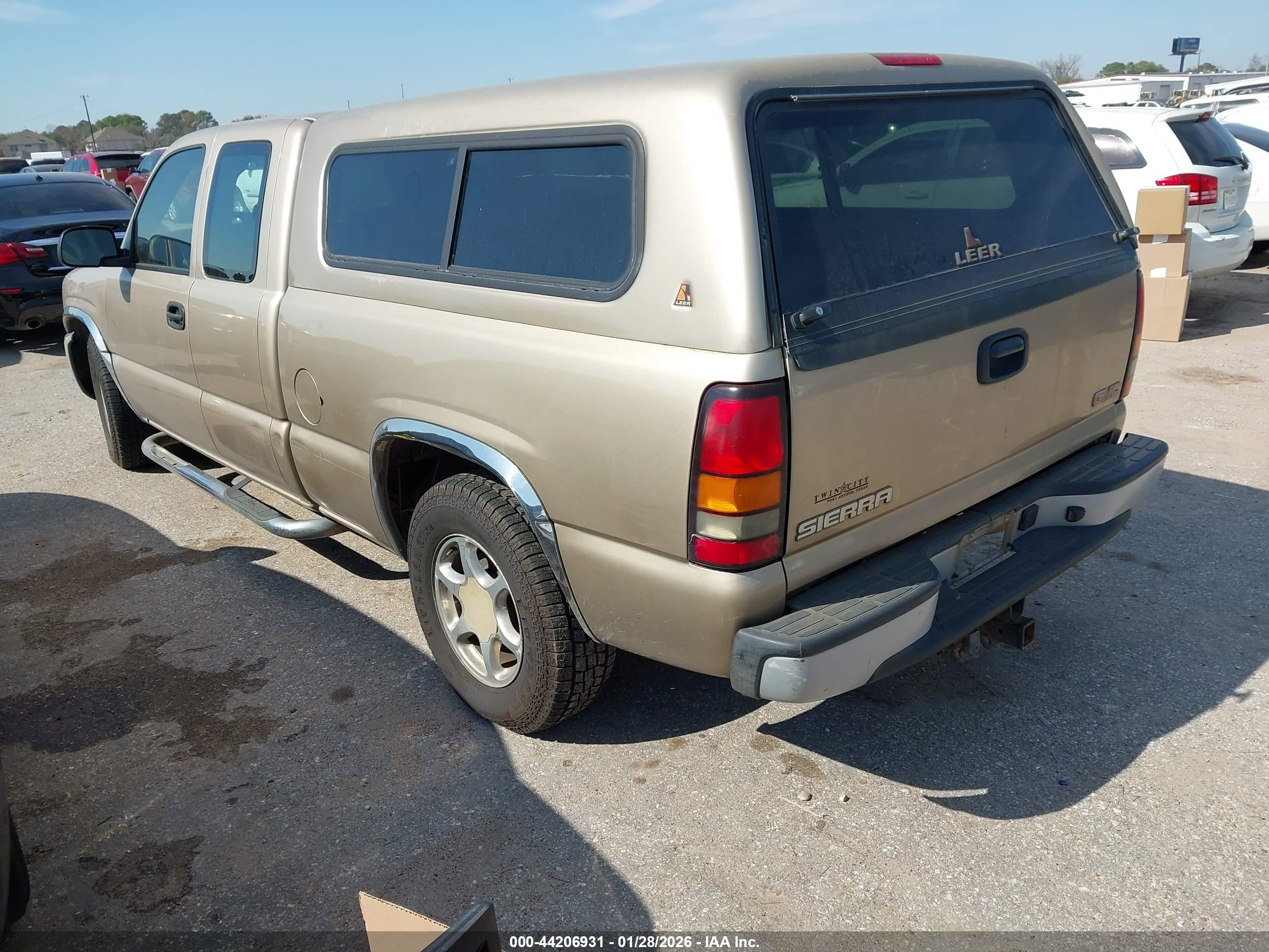 GMC SIERRA image 3