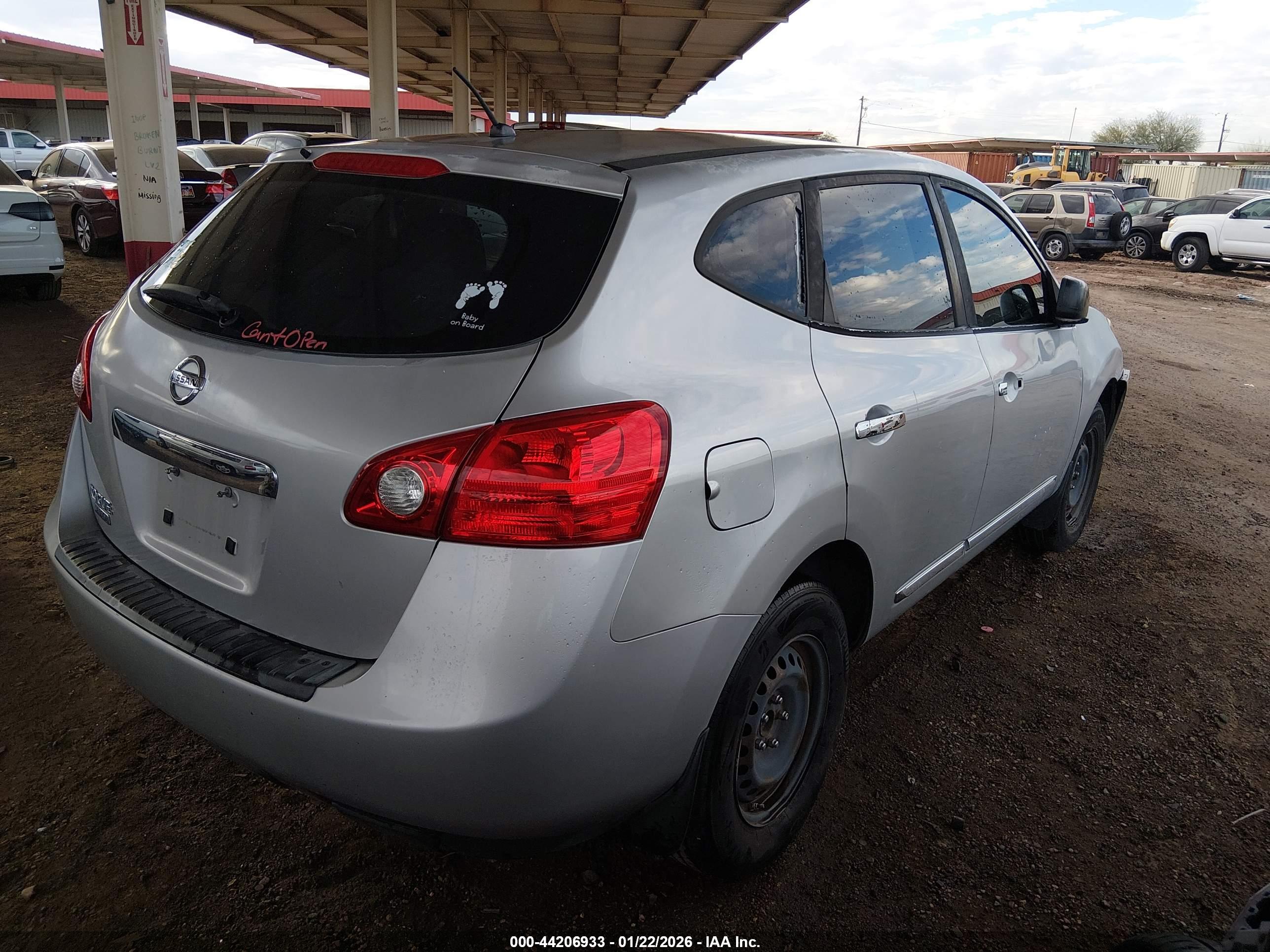 NISSAN ROGUE image 4