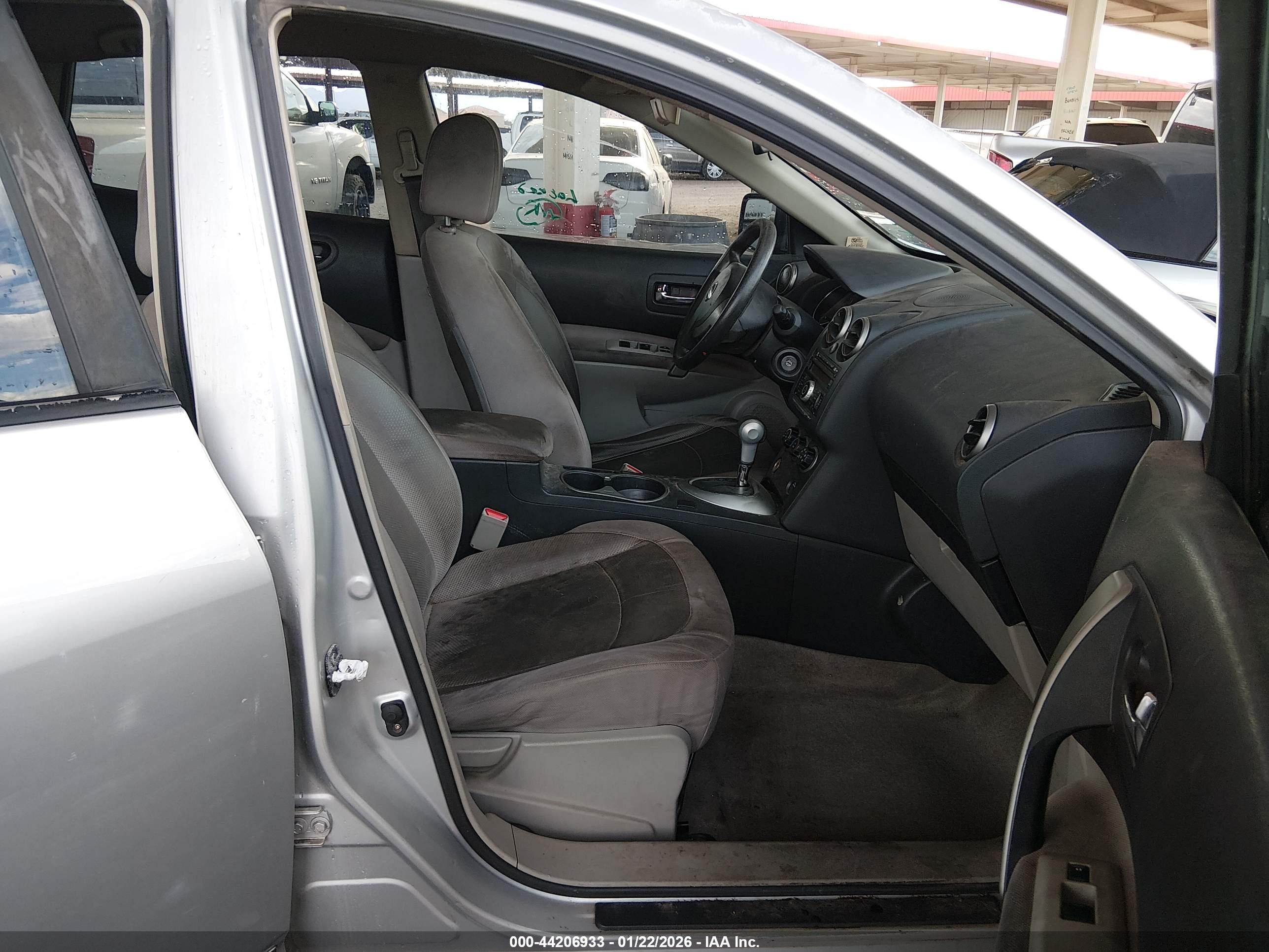 NISSAN ROGUE image 5