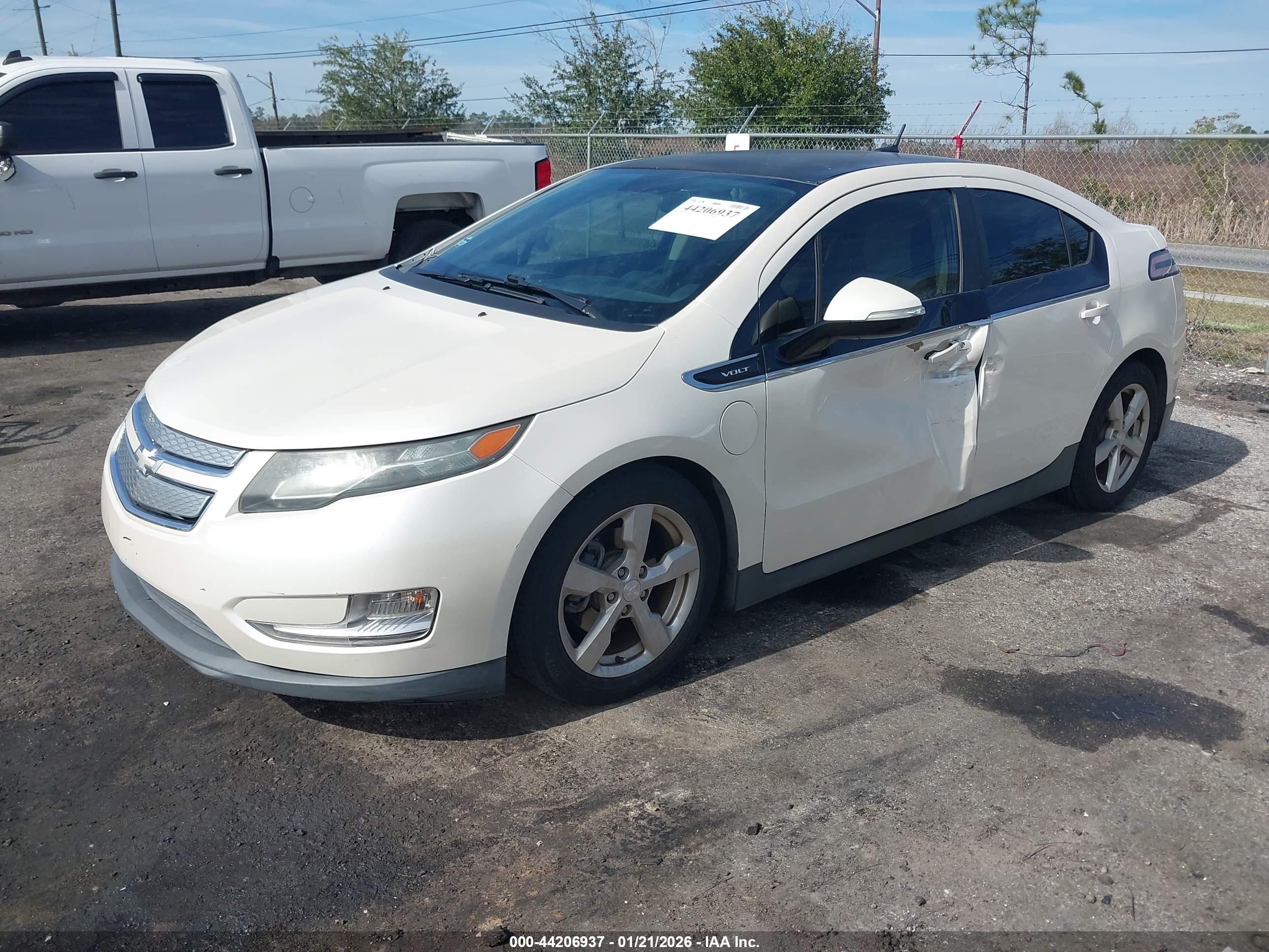 CHEVROLET VOLT image 2