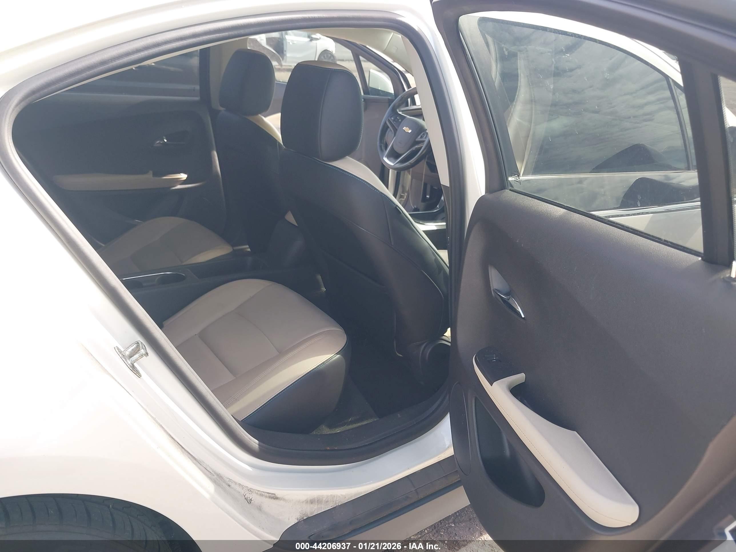 CHEVROLET VOLT image 8