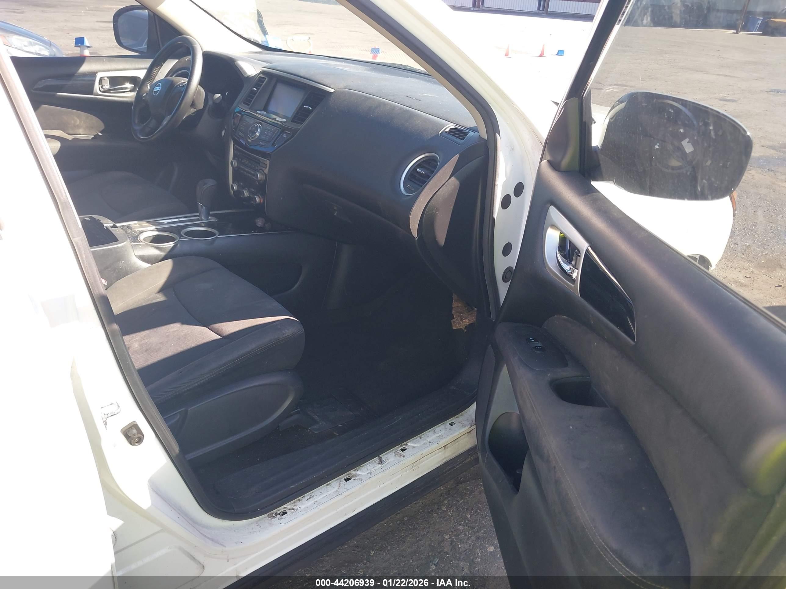NISSAN PATHFINDER image 5