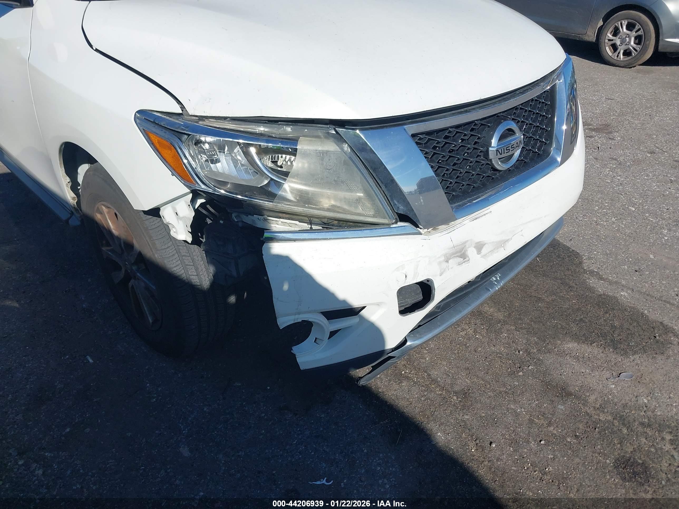 NISSAN PATHFINDER image 6