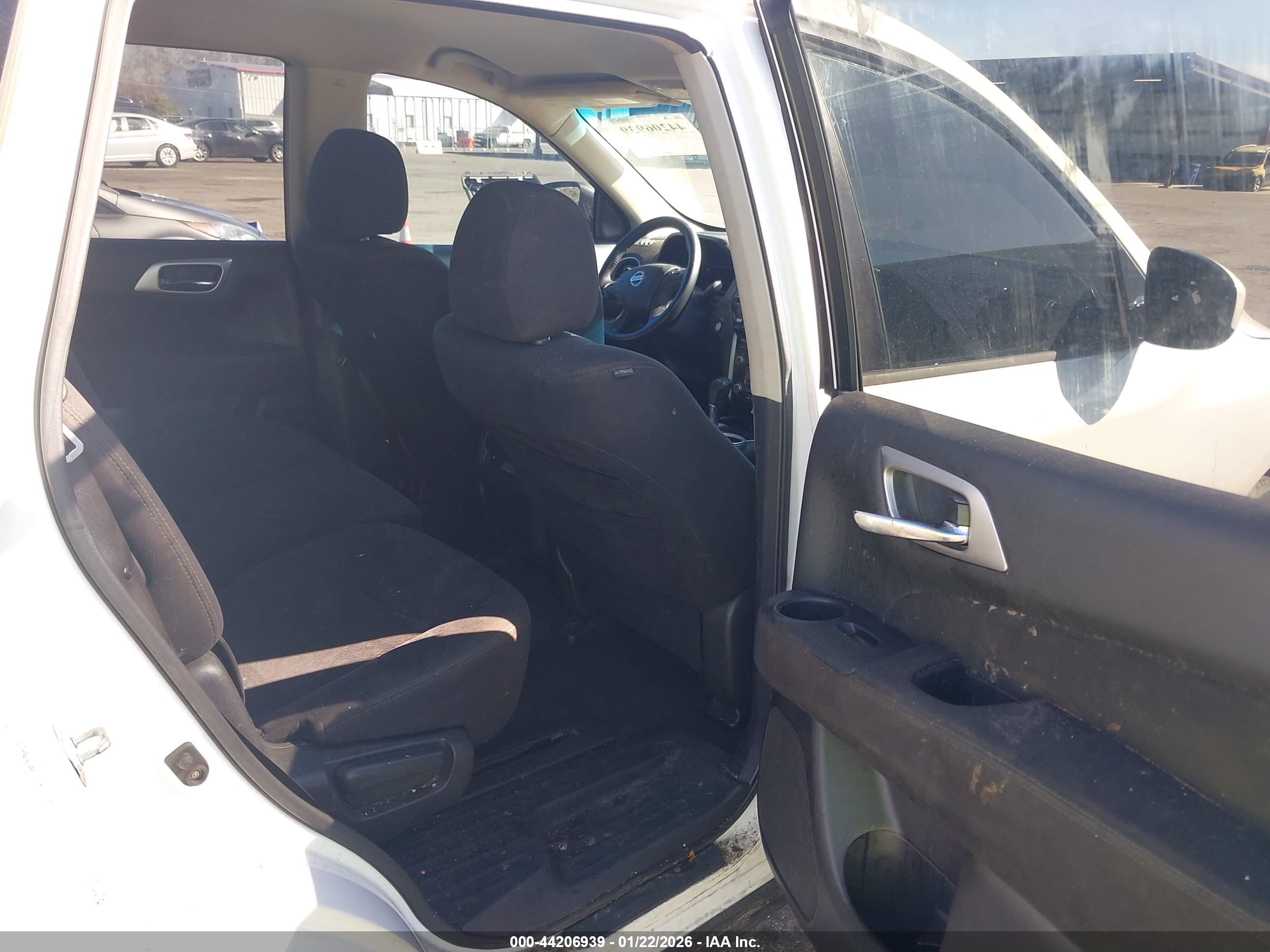 NISSAN PATHFINDER image 8
