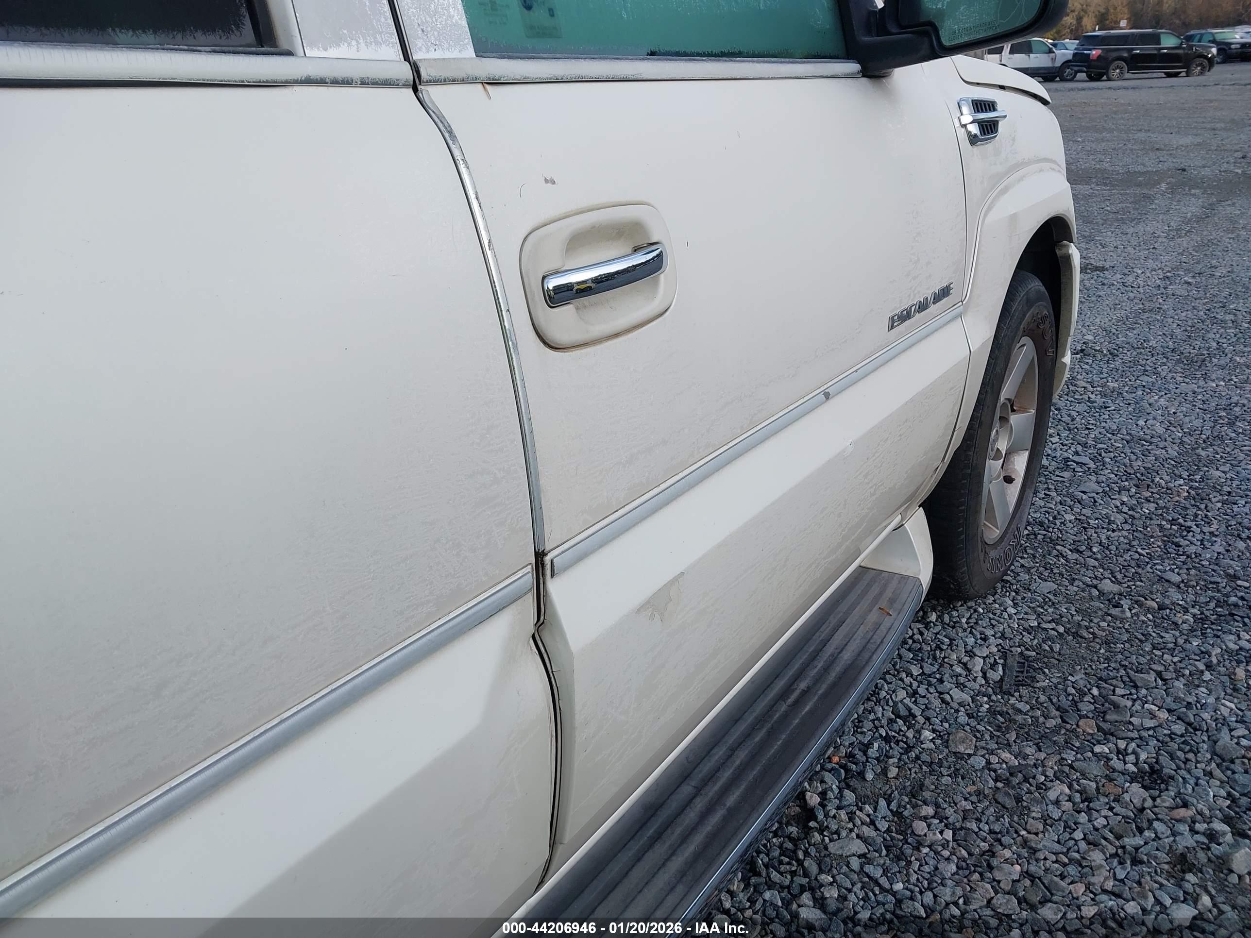 CADILLAC ESCALADE image 6