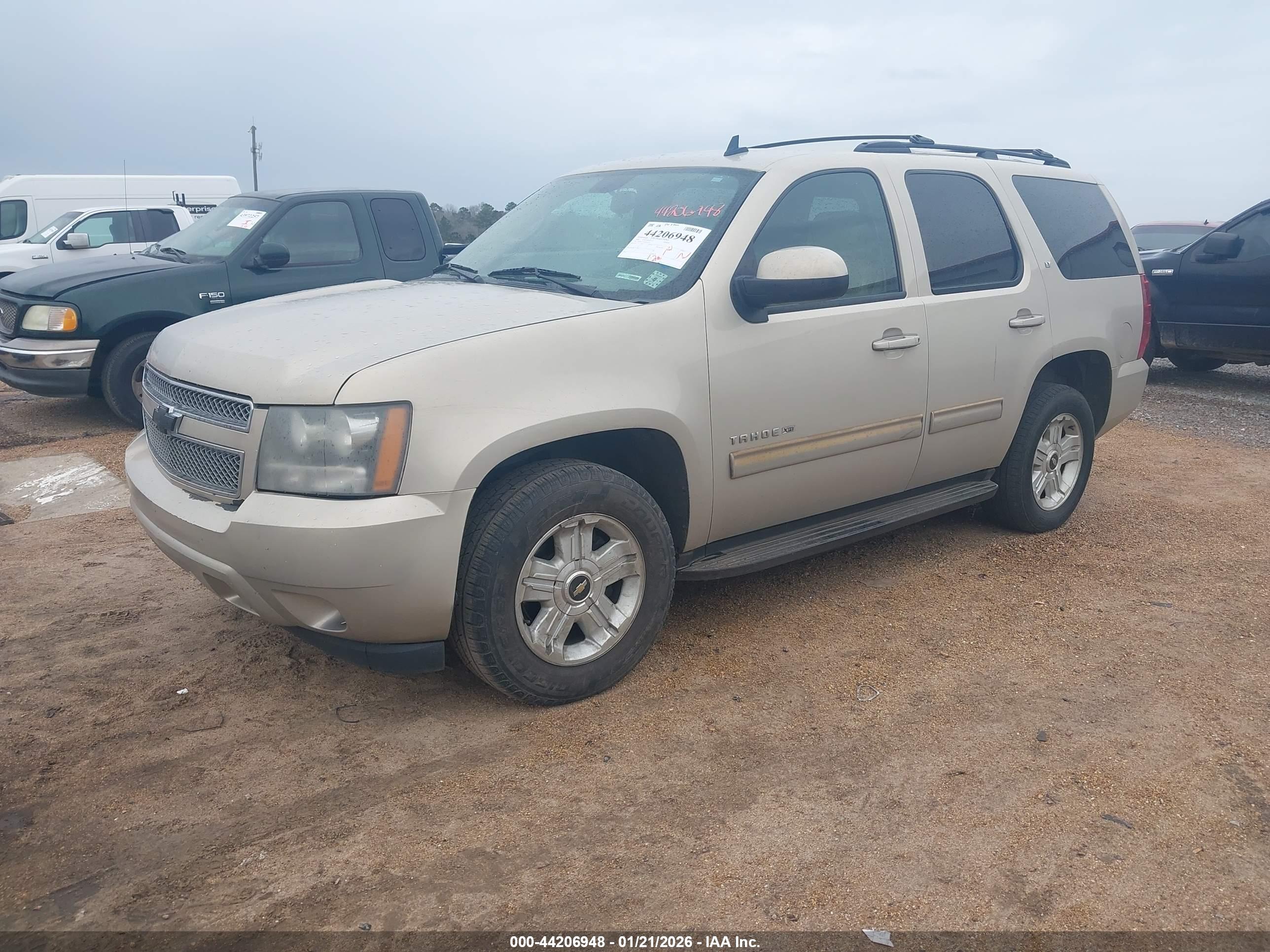 CHEVROLET TAHOE image 2