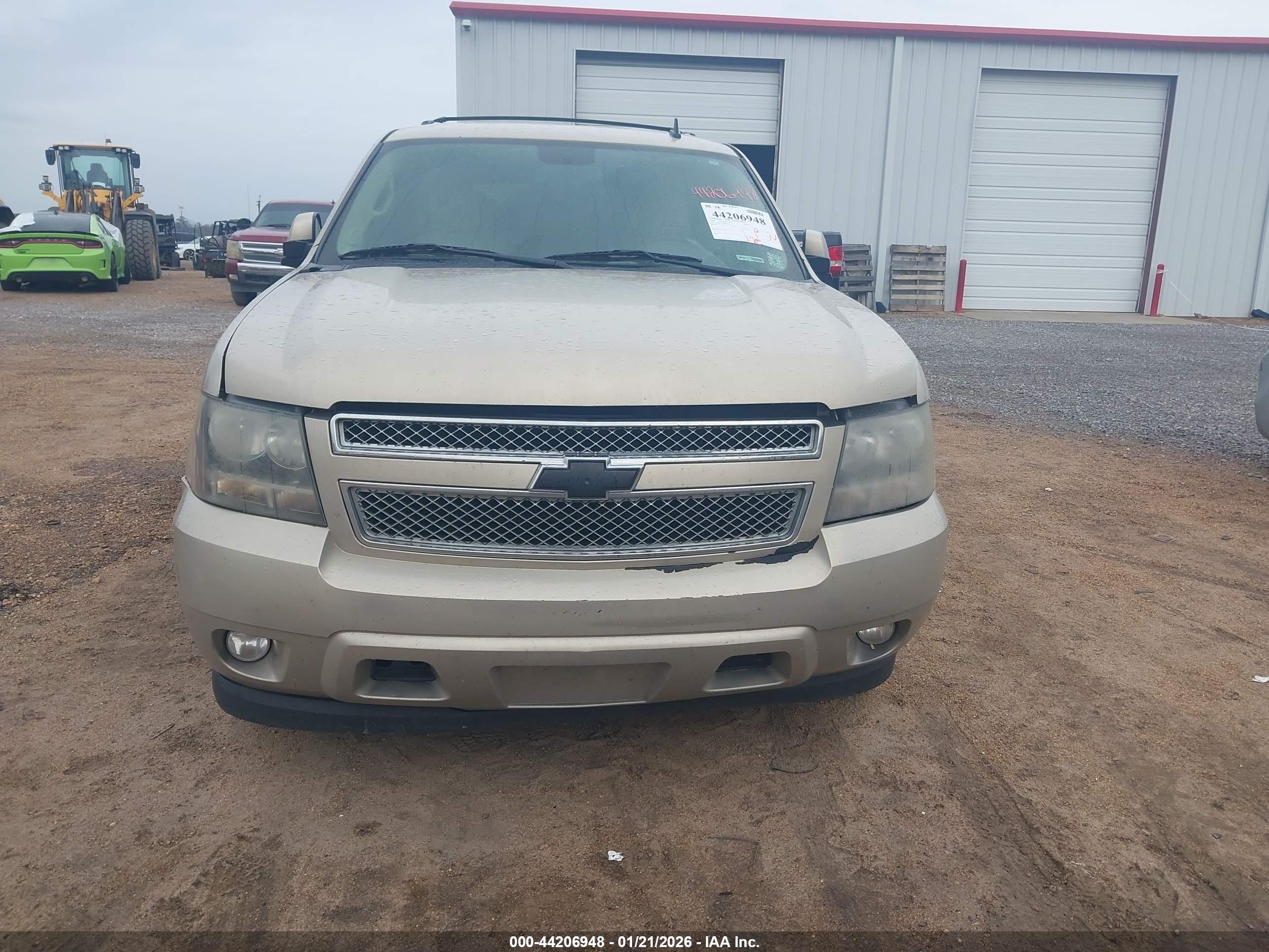 CHEVROLET TAHOE image 6