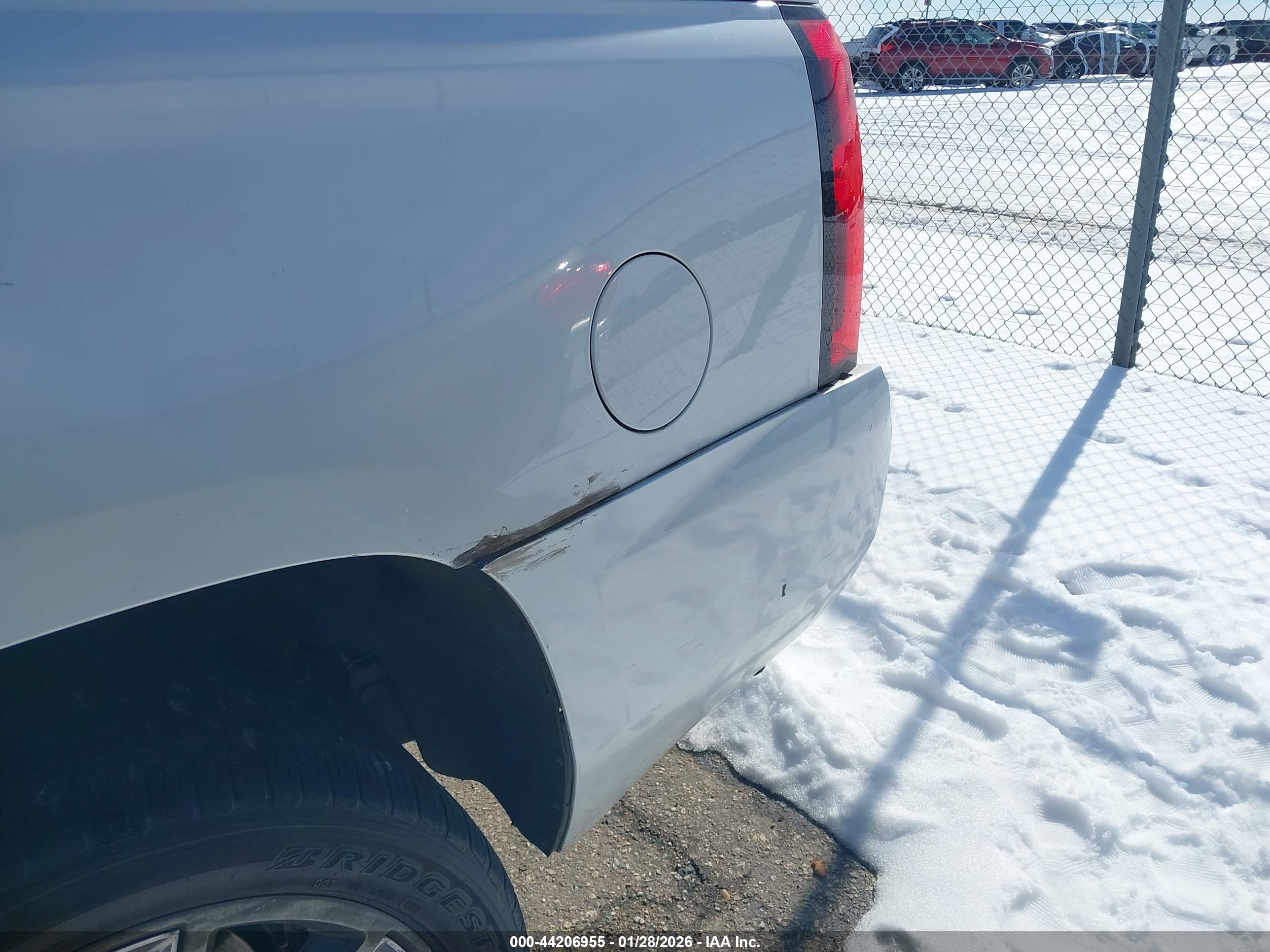 CHEVROLET TAHOE image 6