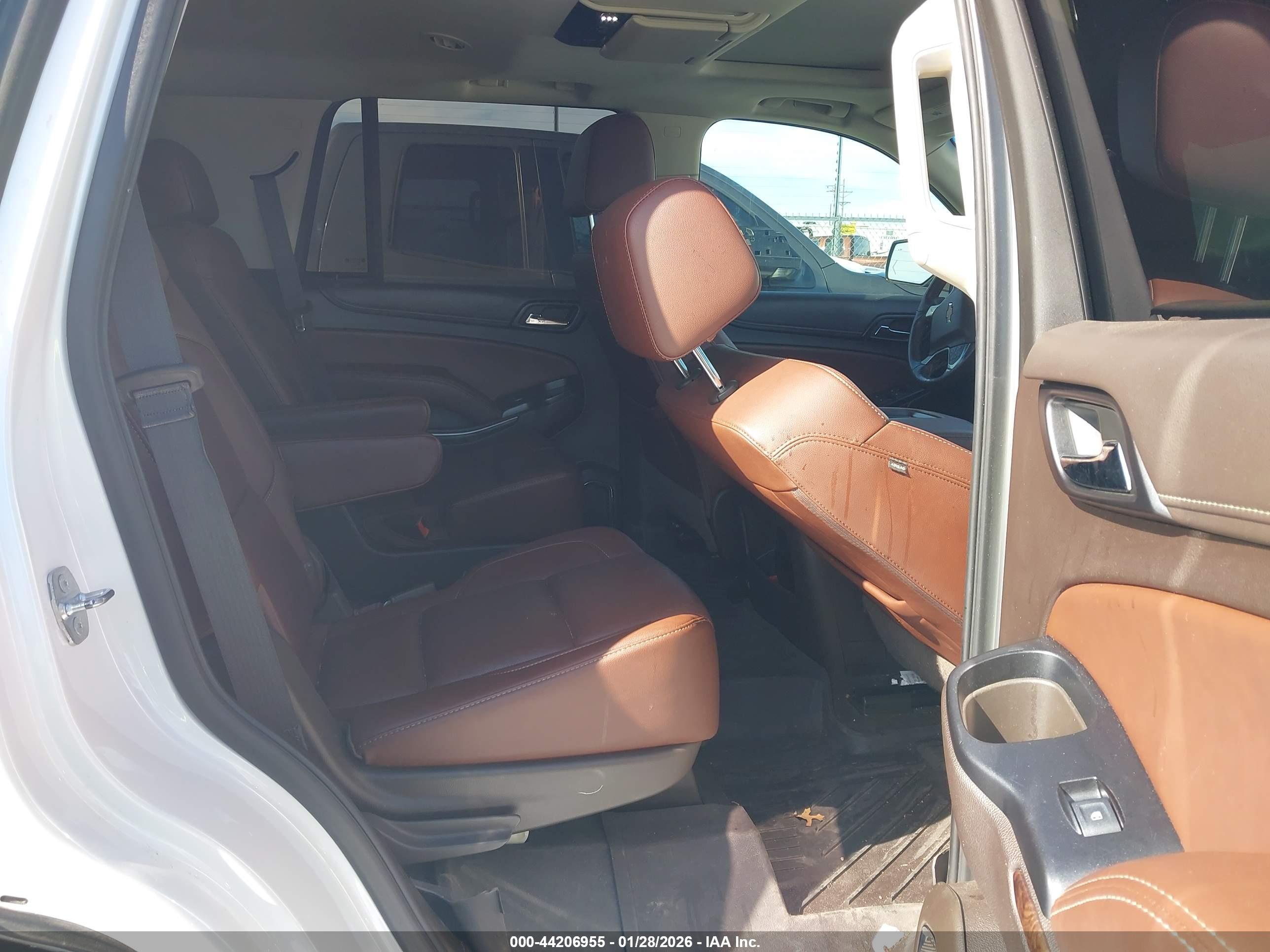 CHEVROLET TAHOE image 8