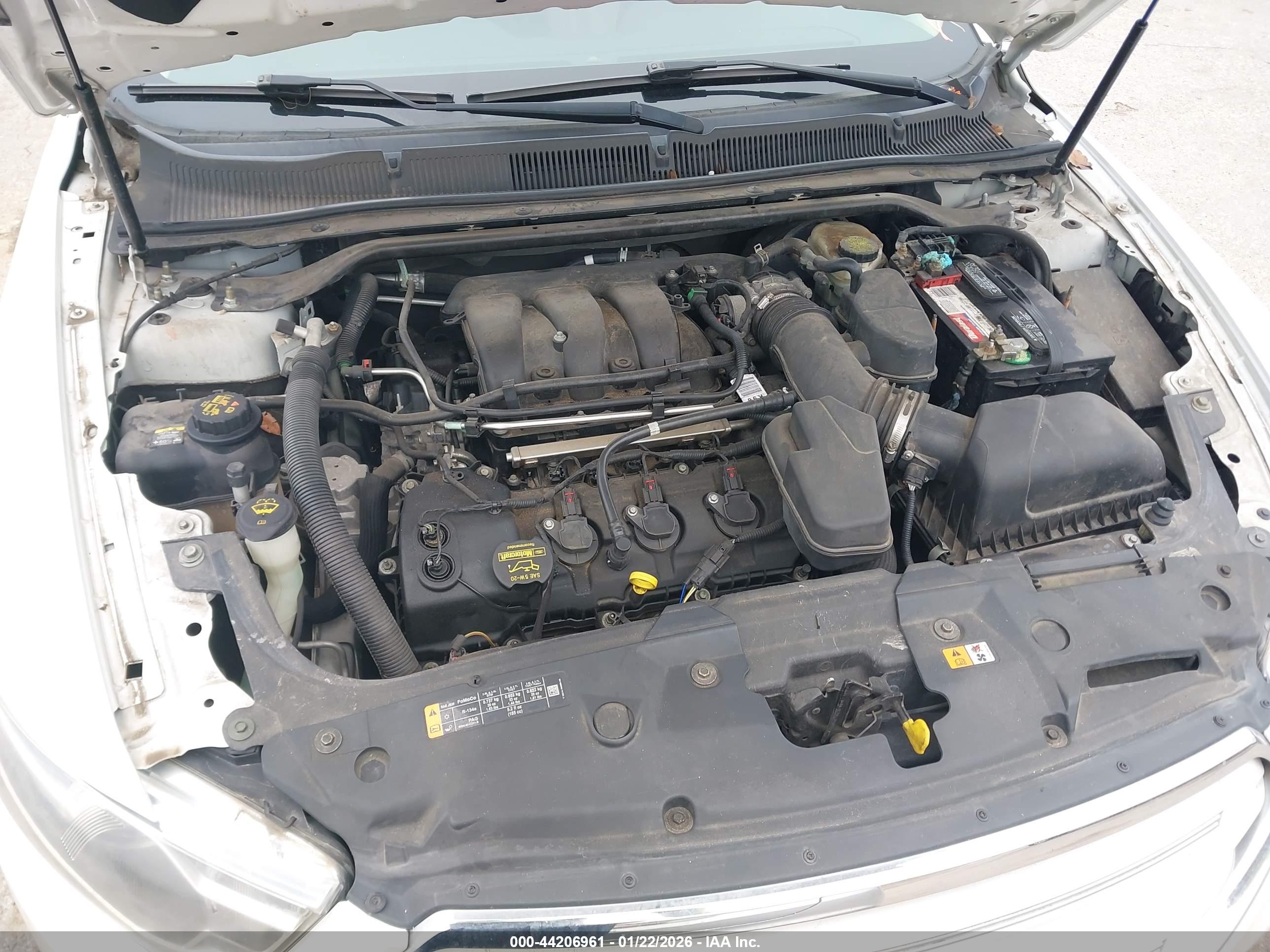 FORD TAURUS image 10