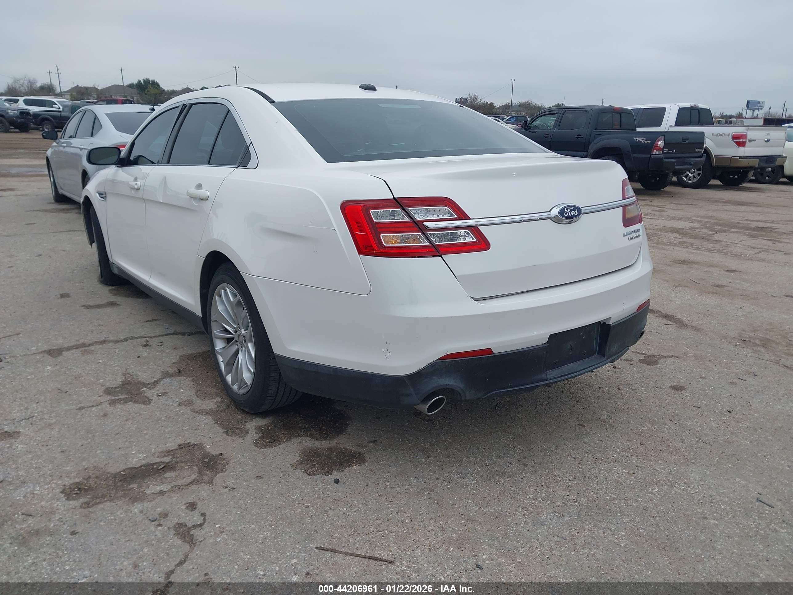 FORD TAURUS image 3