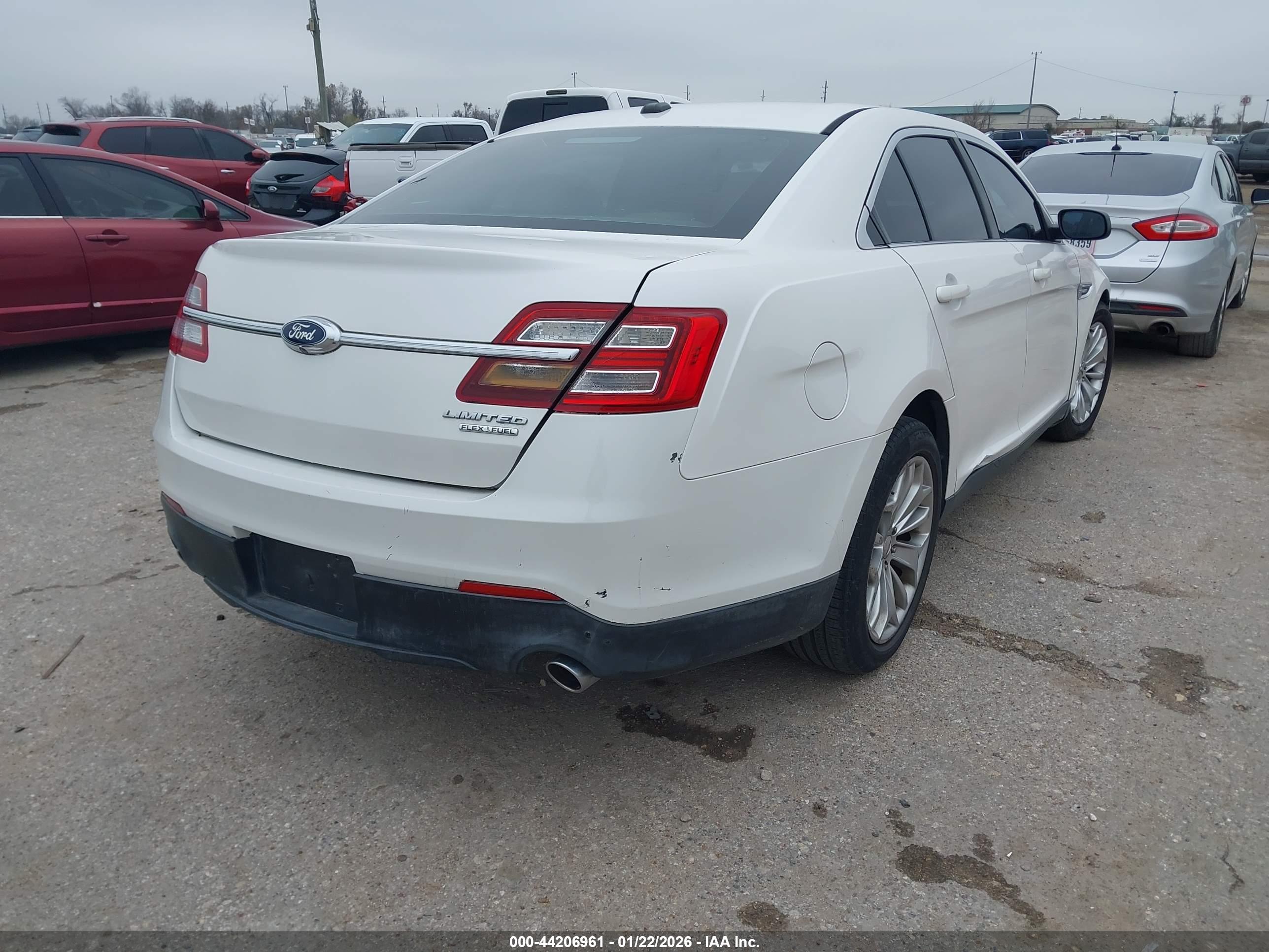 FORD TAURUS image 4