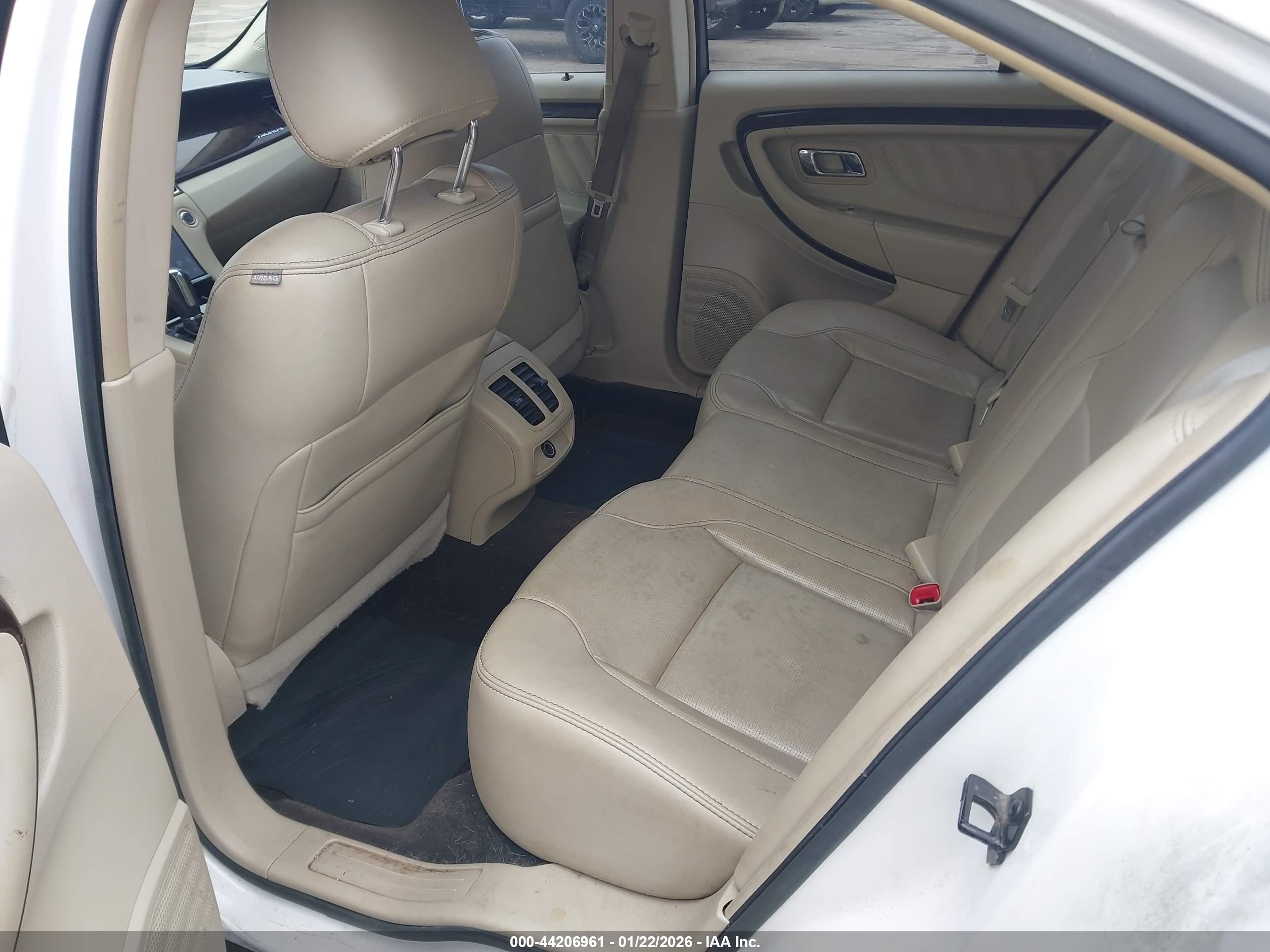 FORD TAURUS image 8