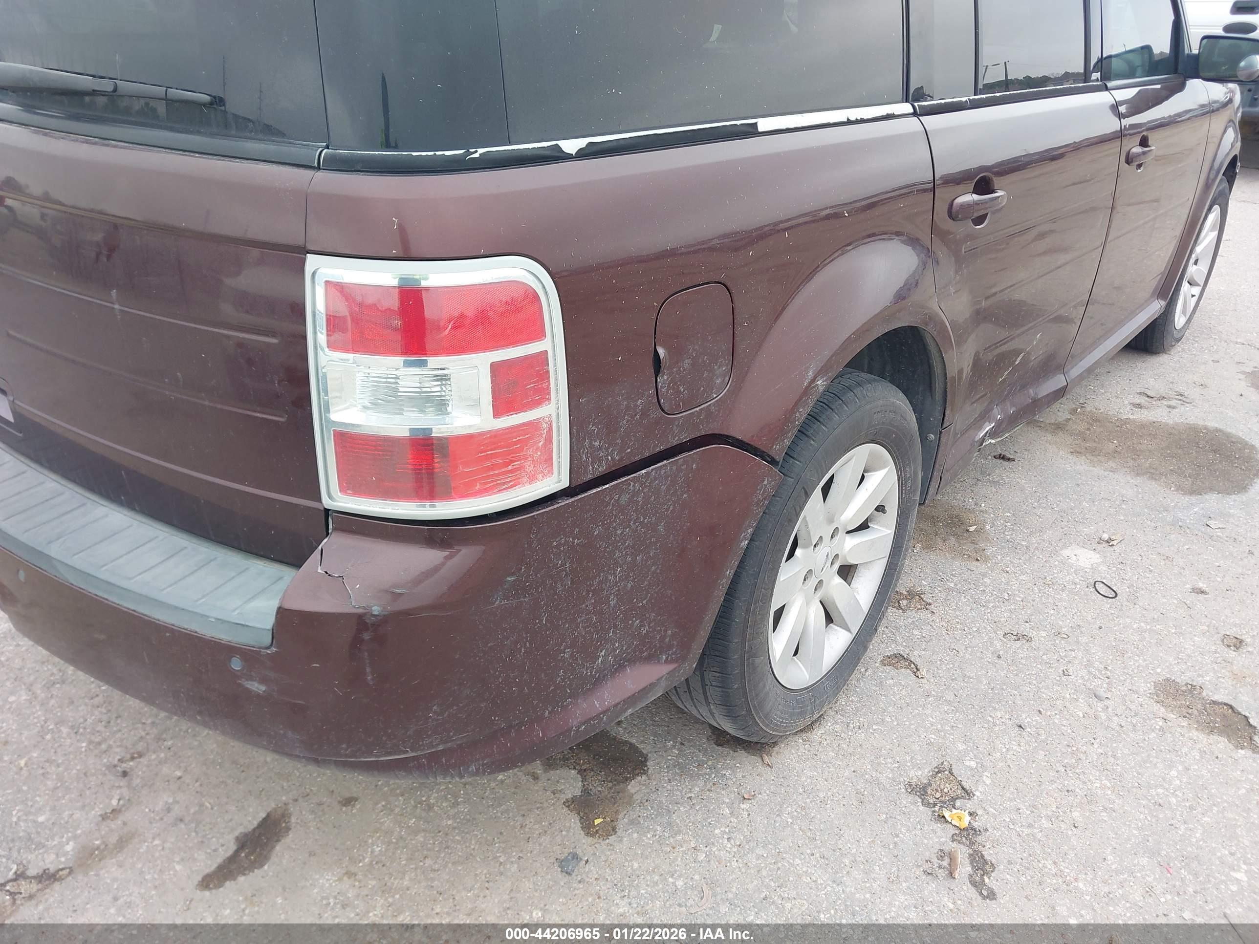 FORD FLEX image 6
